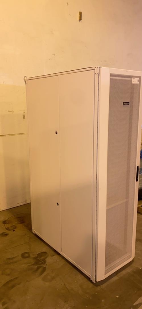 42U White Fully Enclosed PANDUIT Server Rack(S6LLST3345)