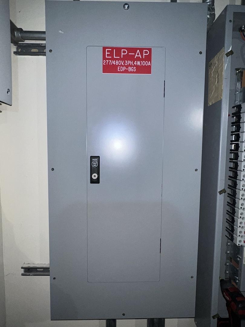 100A PRL2 480V, 277V Panelboard W/ Main & Breakers 36 ckt (SKU: 13331)(S6LLST13331)