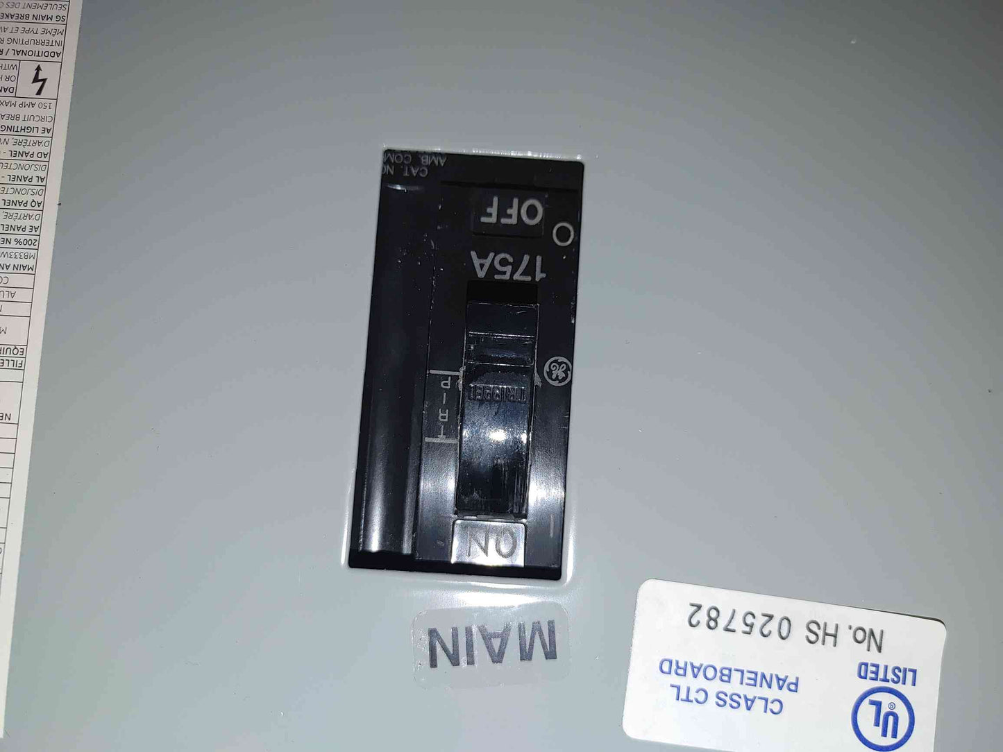 GE 225A Max 208Y/120 3PH 4W Panelboard with Main (SKU: 112492)
