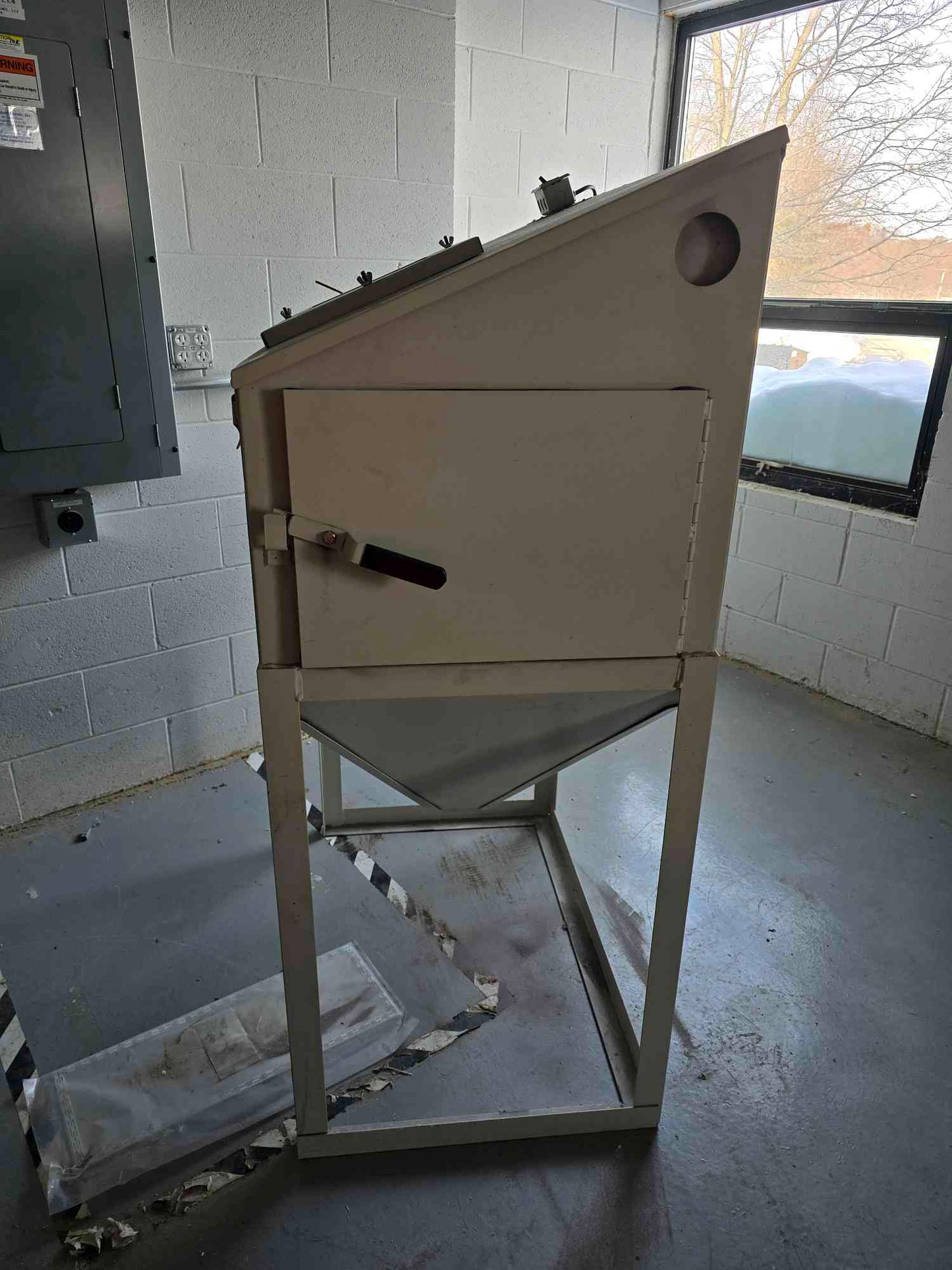 Cyclone Abrasive Blast Cabinet Model #3624 '12