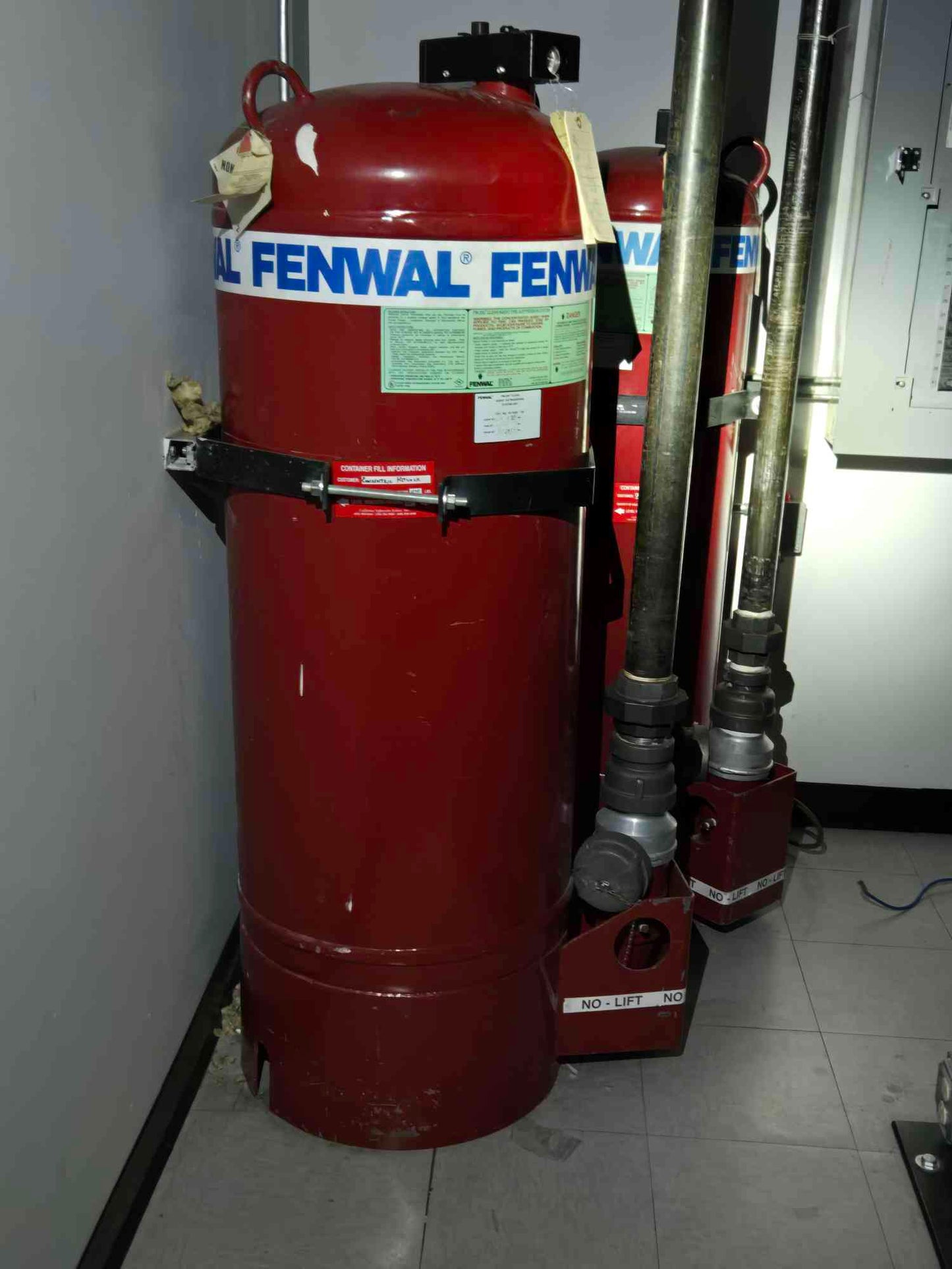 Fenwal FM-200 Clean Agent Extinguishing System Unit 475 Lbs (SKU: 111030)