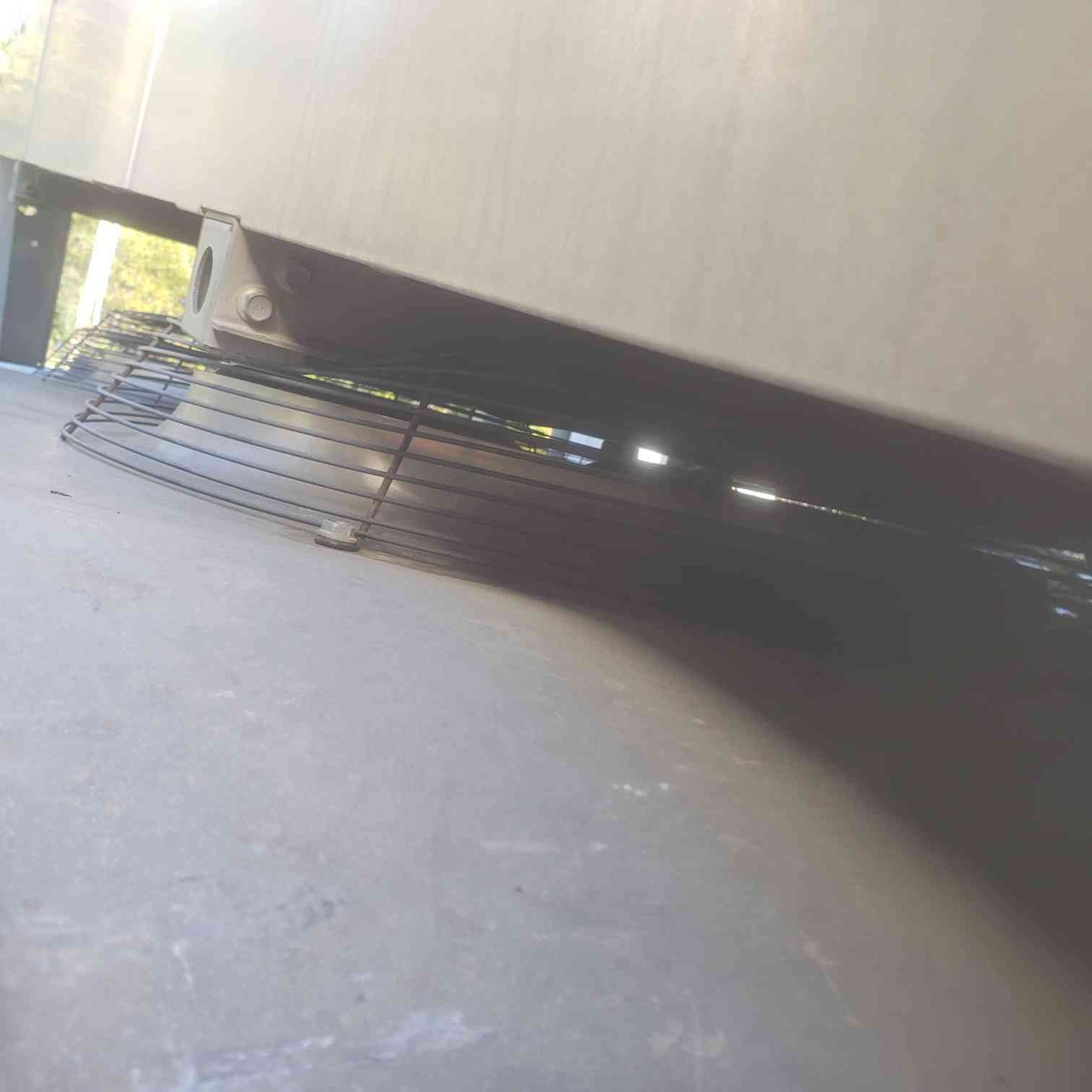 AS-IS Liebert 6 Fan 460V 6 Fan 3PH Condenser CDF616-A (SKU: 110929)