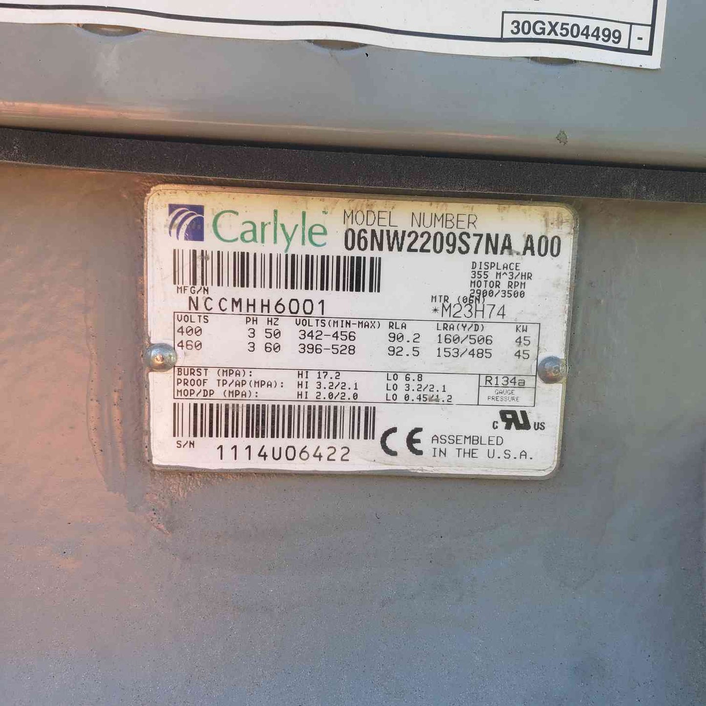 Carrier 30HXC116 Water-Cooled Chiller 116 Ton 200 Ton Dual Carlyle Screw Compressors (SKU: 113184)