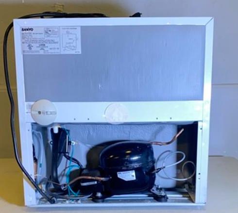 SANYO Mini Fridge SR-A1780W(S6LLST4421)