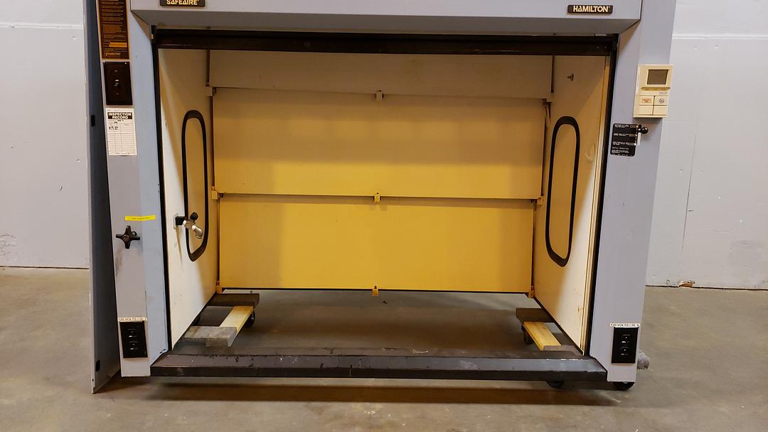 5' Fume Hood Fisher Hamilton Safeaire Bench & Flow Meter (S6LLST9492)