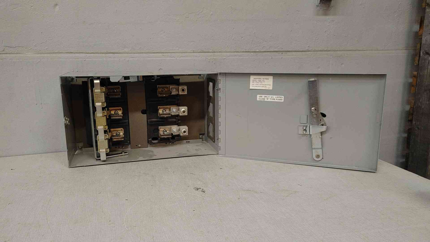 Siemens I-T-E 3 Pole Vacu-Break Switch 200A 3PH V7F3204(104834)