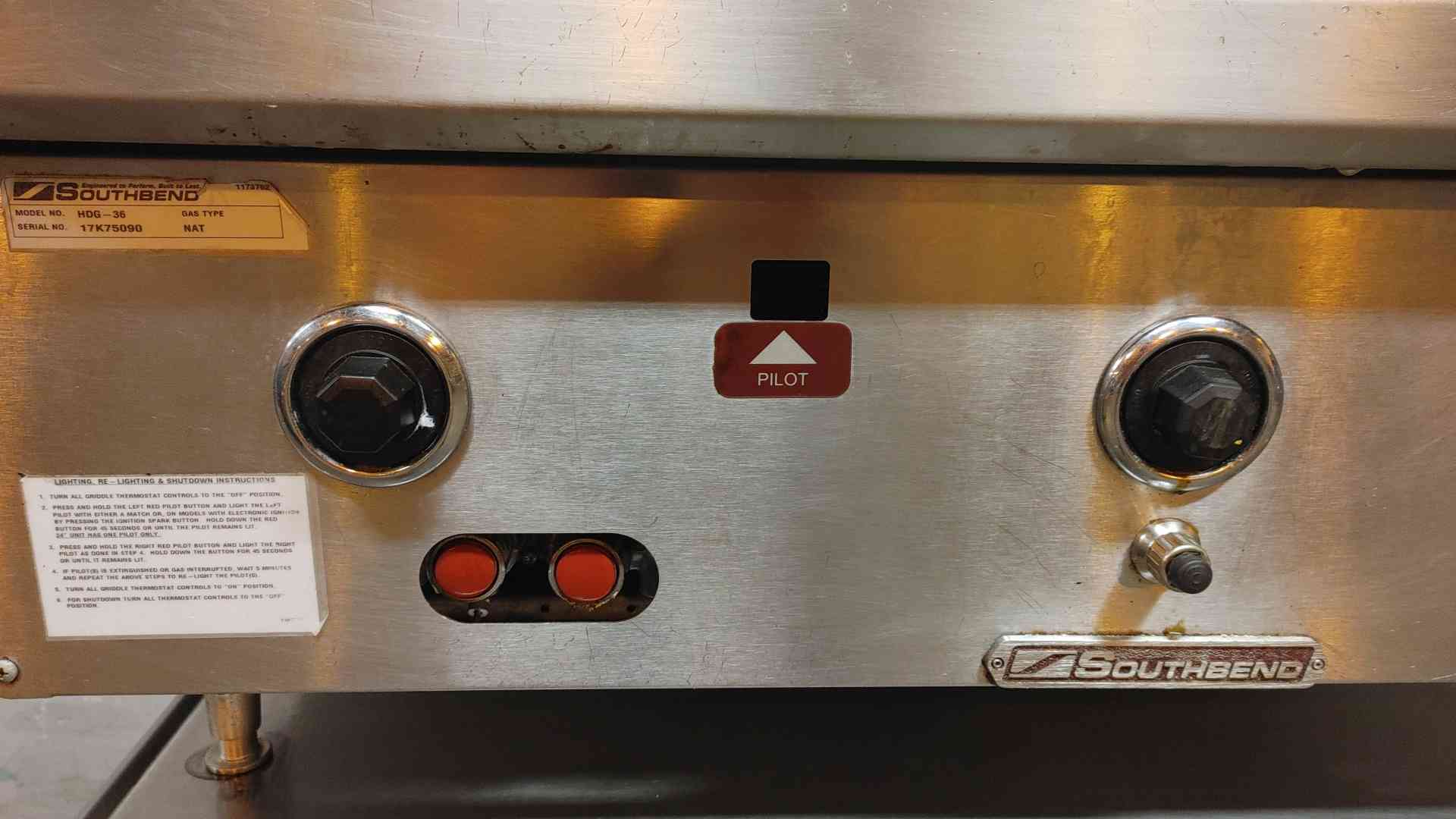 Southbend HDG-36 36" Natural Gas Countertop Griddle - 90,000 BTU