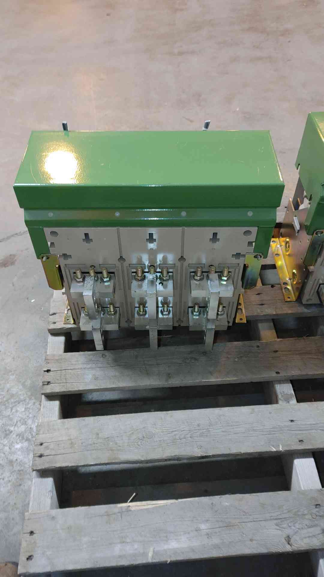 Merlin Gerin Masterpact 1600A 3 Pole 600V Breaker MP16 H2 (SKU: 107604)