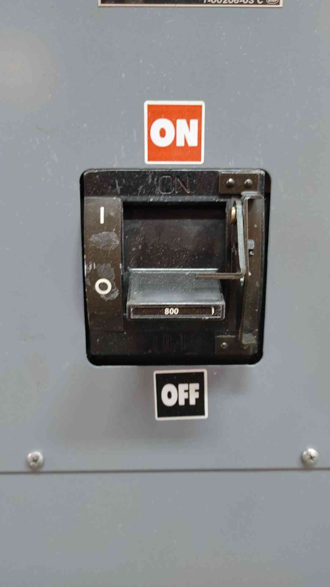 Square D Enclosed Circuit Breaker 800A Disconnect Box
