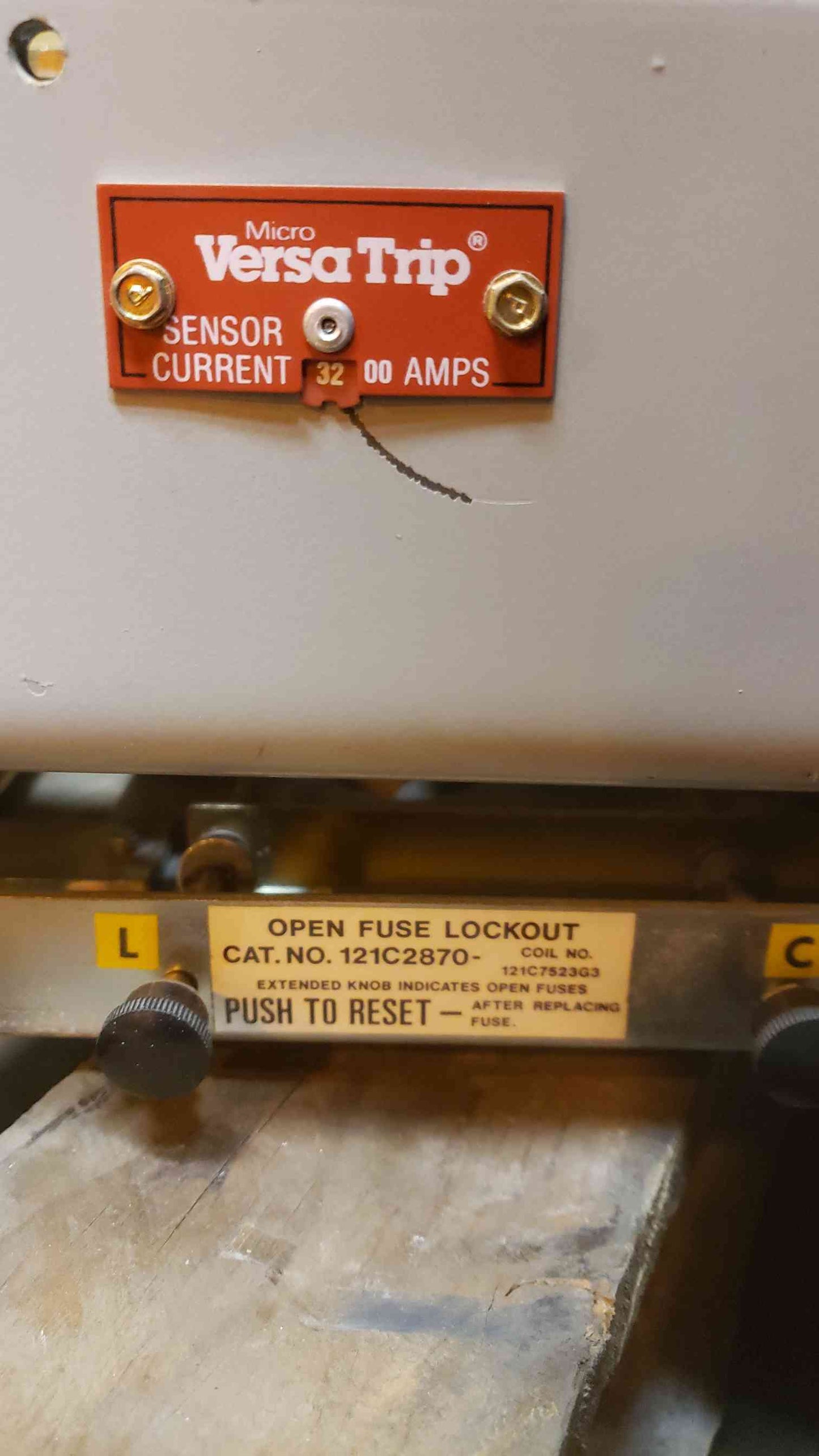 GE 3200A VersaTrip Low Voltage Breaker AKR-8D-75-1 (SKU: 108236)