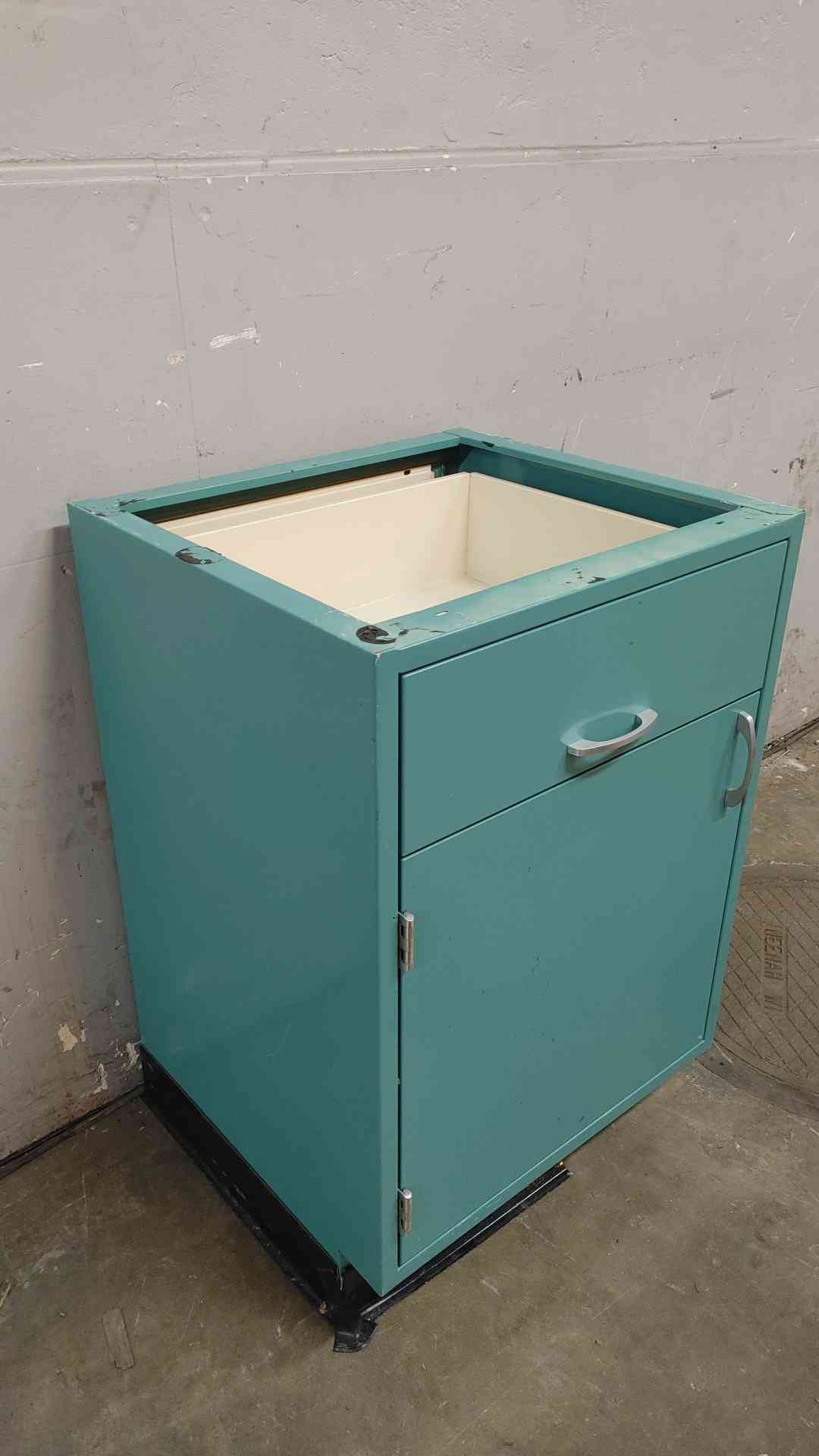 2' Kewaunee Mixed Casework (109310)