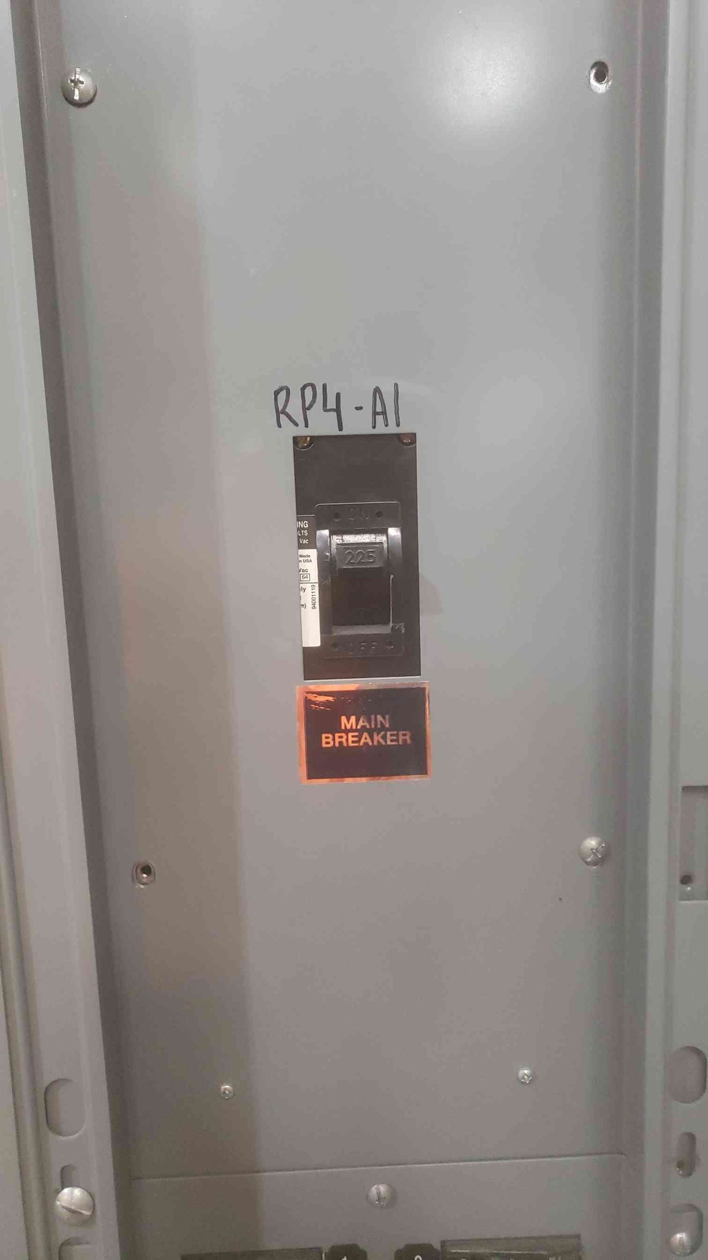 SQUARE D 225A 120/240V 3PH 4W PANELBOARD NQOD w/ Main (SKU: 110626)