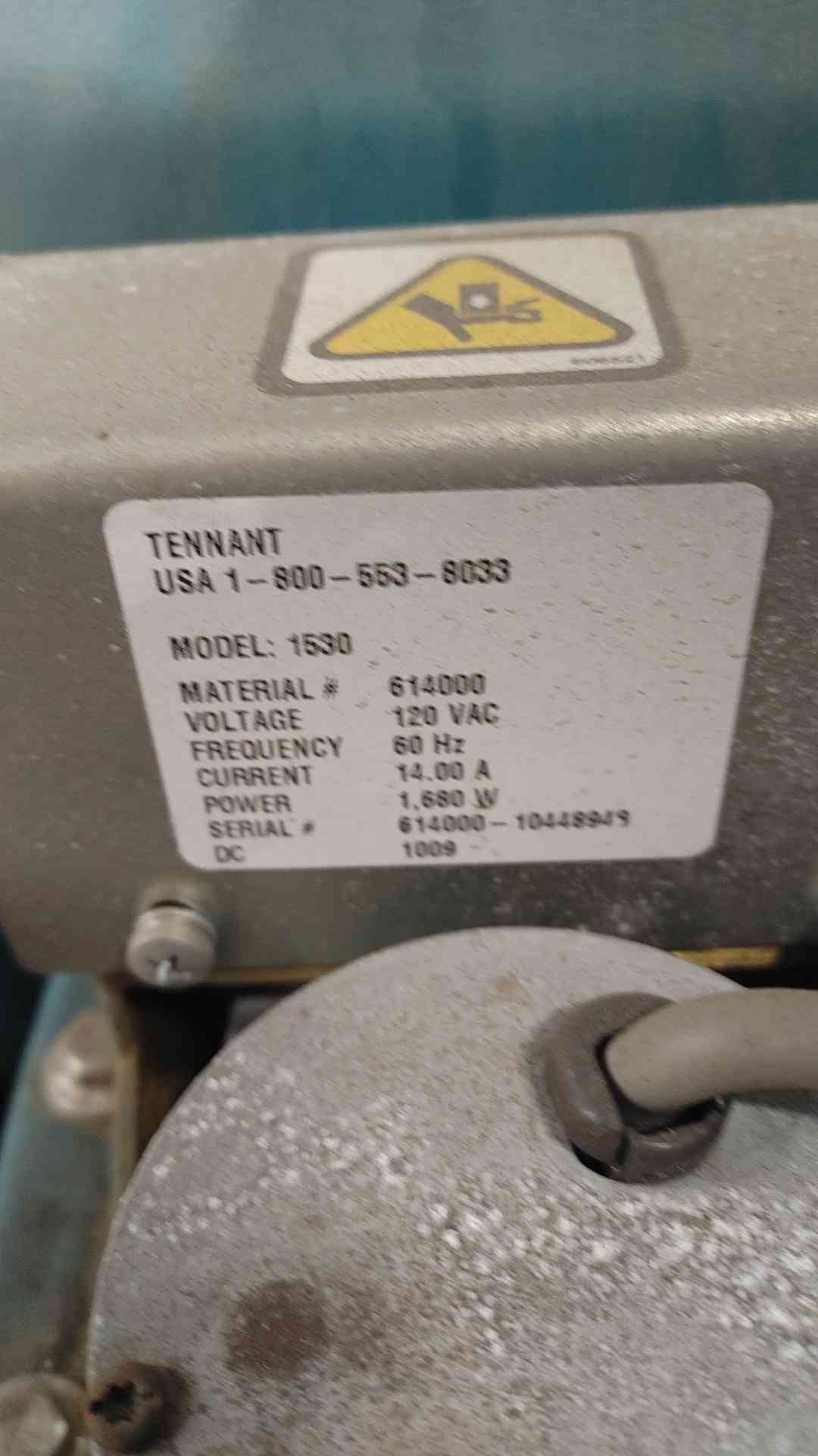 TENNANT 1530 Walk-Behind Carpet Extractor(SKU: 111250)