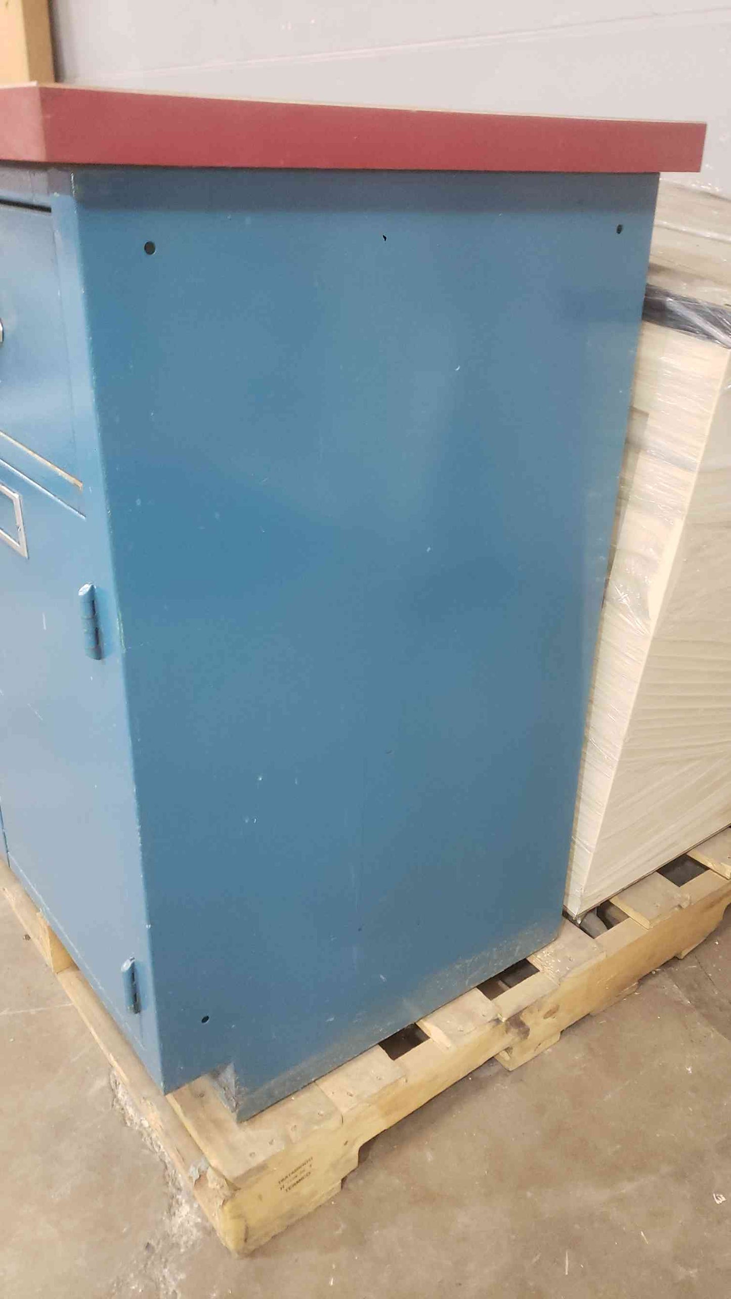 3' Lab Casework Base W/ 2 Doors 1 Drawer w/ Laminate Counter Top (SKU: 112099)