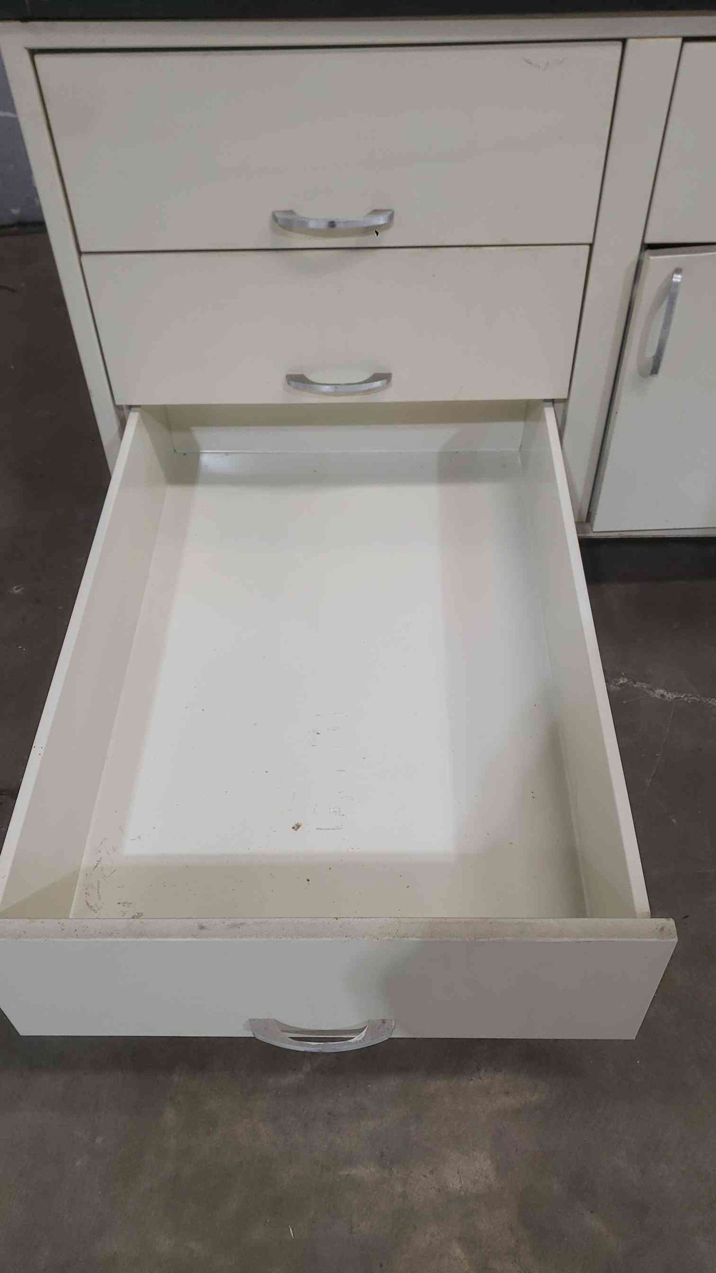 4' Kewaunee Sitting Height Rolling Lab Desk W/ 4 Drawers 1 Door (SKU: 112101)