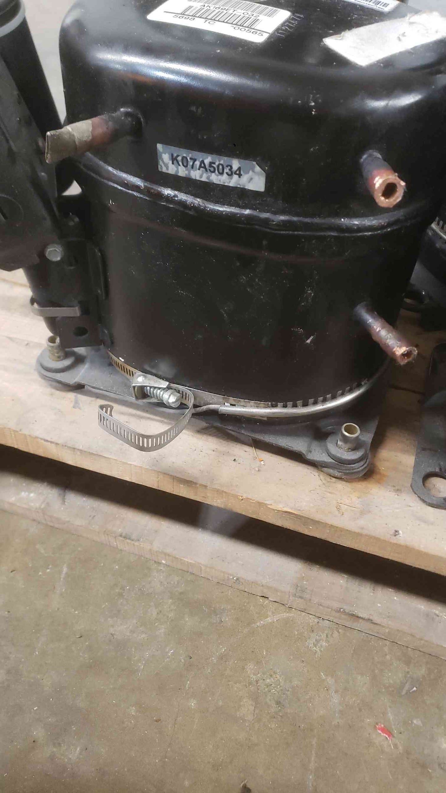 Tecumseh 208-230V 1PH Scroll Air Compressor AK169ET-032-C4 (SKU: 112834)