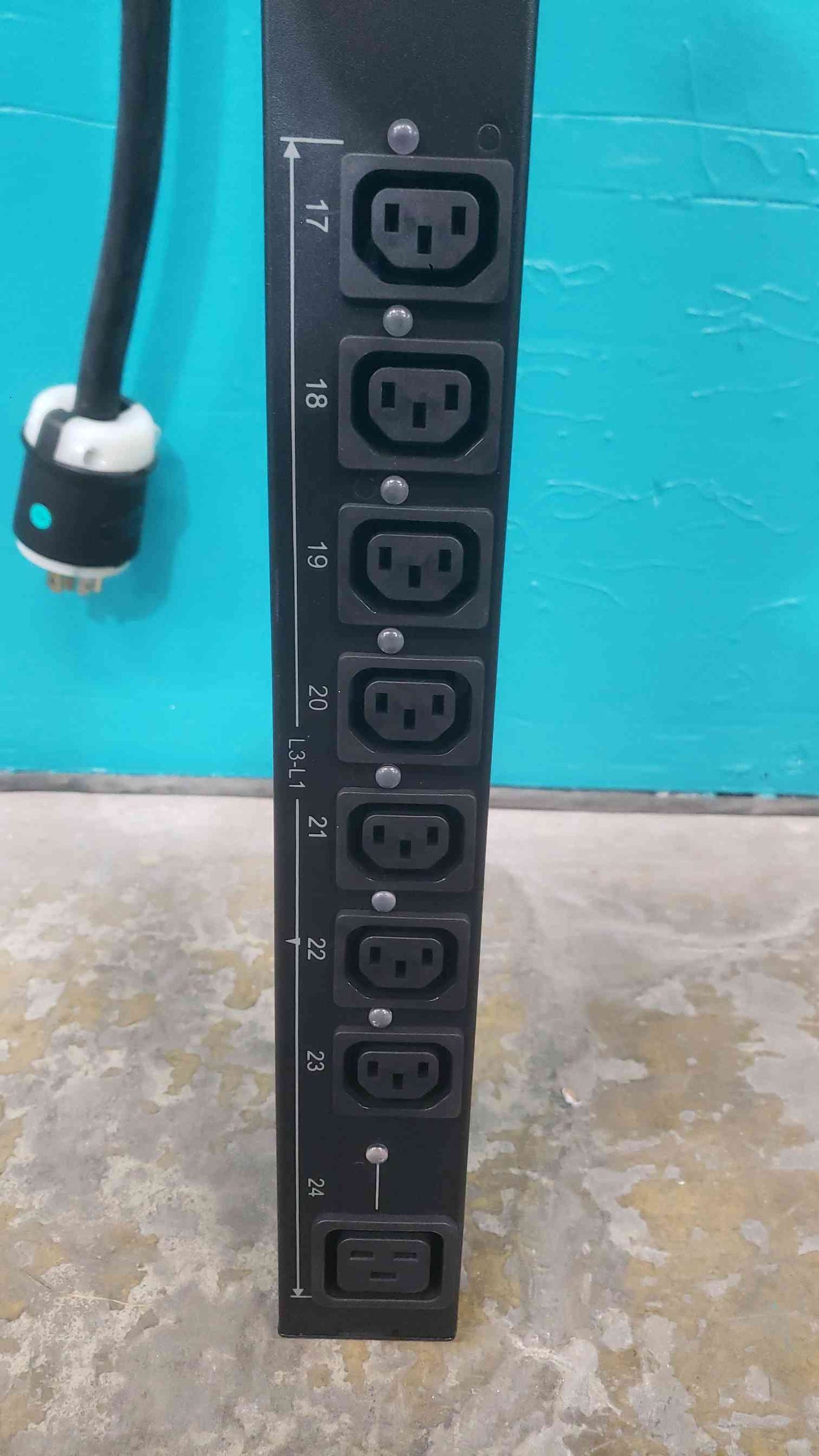 APC AP7961 Switched Rack PDU 3-Phase 208V 16A 24-Outlet (21) C13 (3) C19 L21-20P (SKU: 112958)