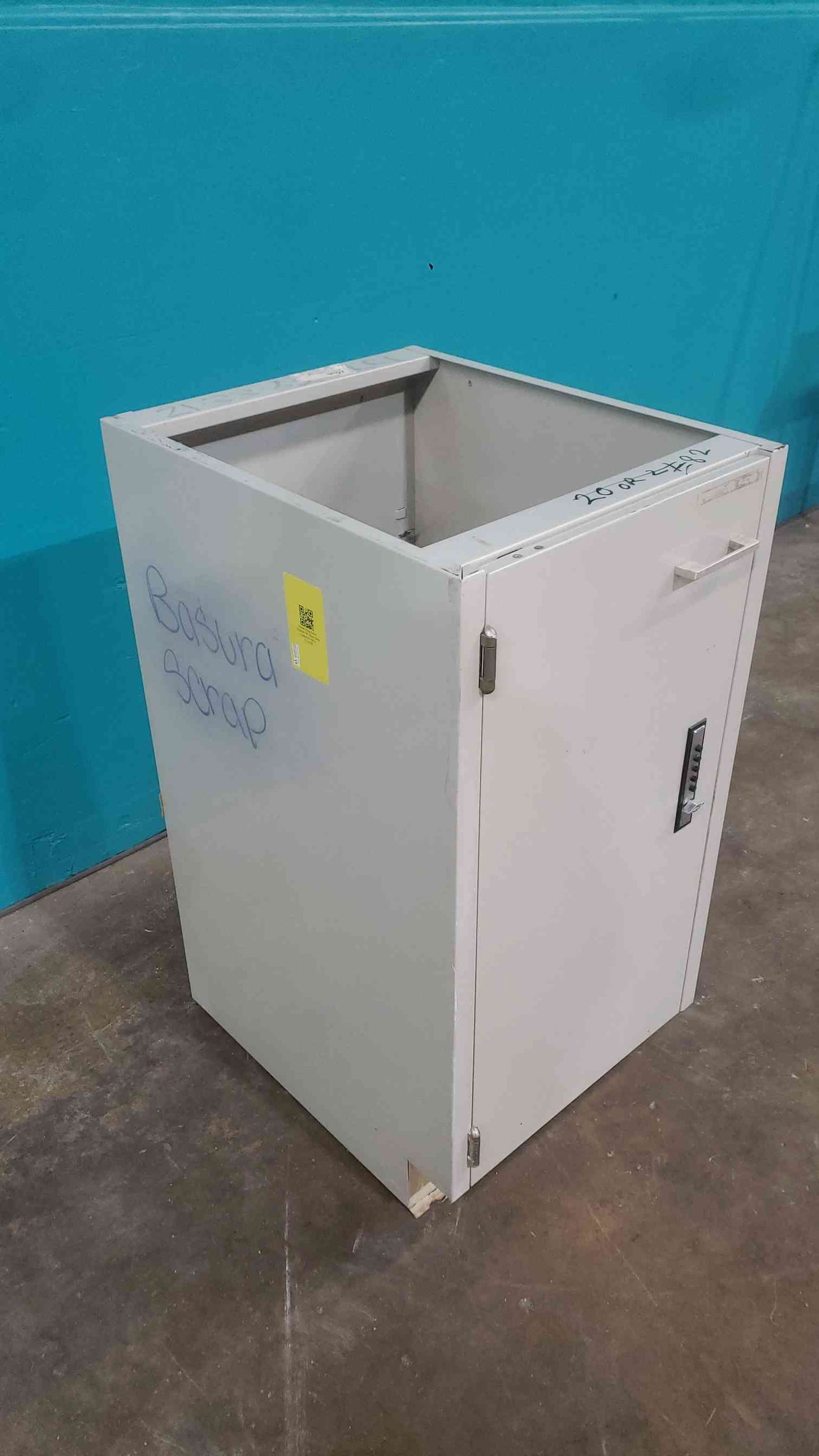 Saint Charles Gray 18" Door Only Casework (SKU: 113103)