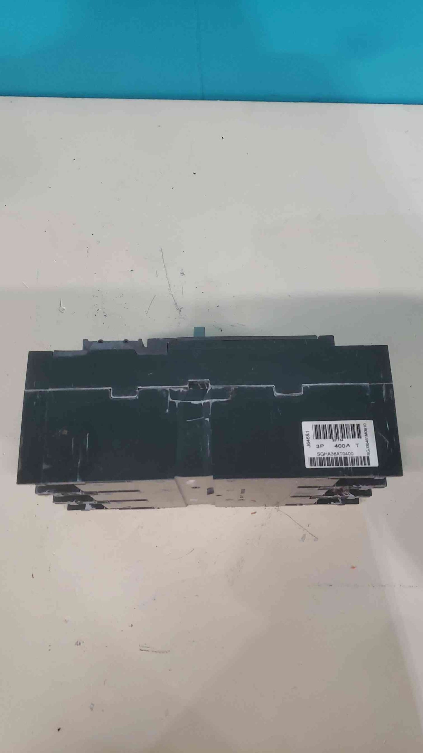 GE SGHA36AT0400 Spectra RMS Hi-Break Circuit Breaker 3-Pole 400A Frame w/ 300A Plug SRPG400A300