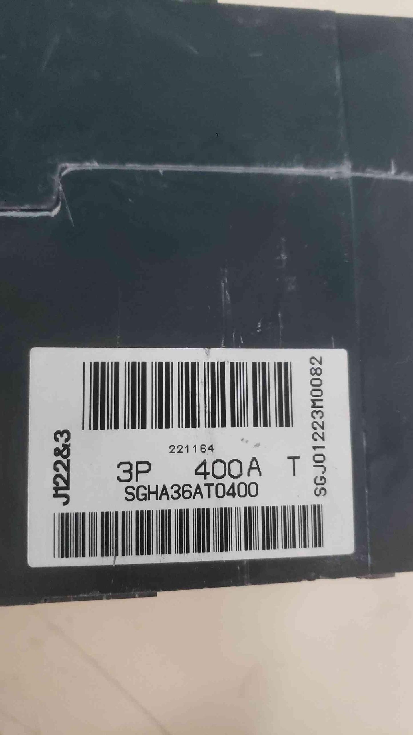 GE Spectra RMS SGHA36AT0400 400A Frame Circuit Breaker 600V w/ SRPG400A 300A Plug (SKU: 113324)