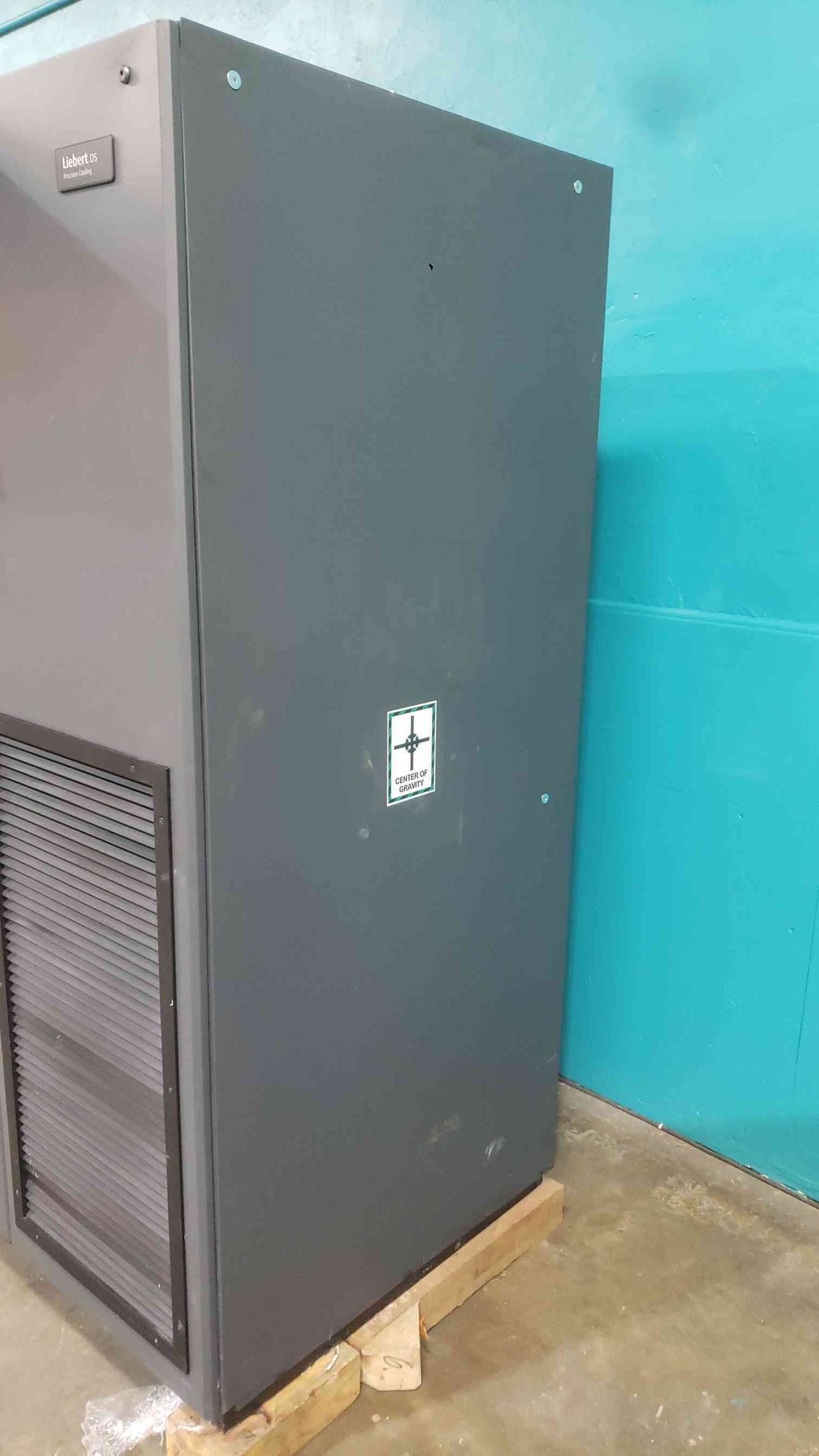 30 Ton Vertiv Liebert DS VS105K Upflow Glycol CRAC 460V 3PH (SKU: 113546)