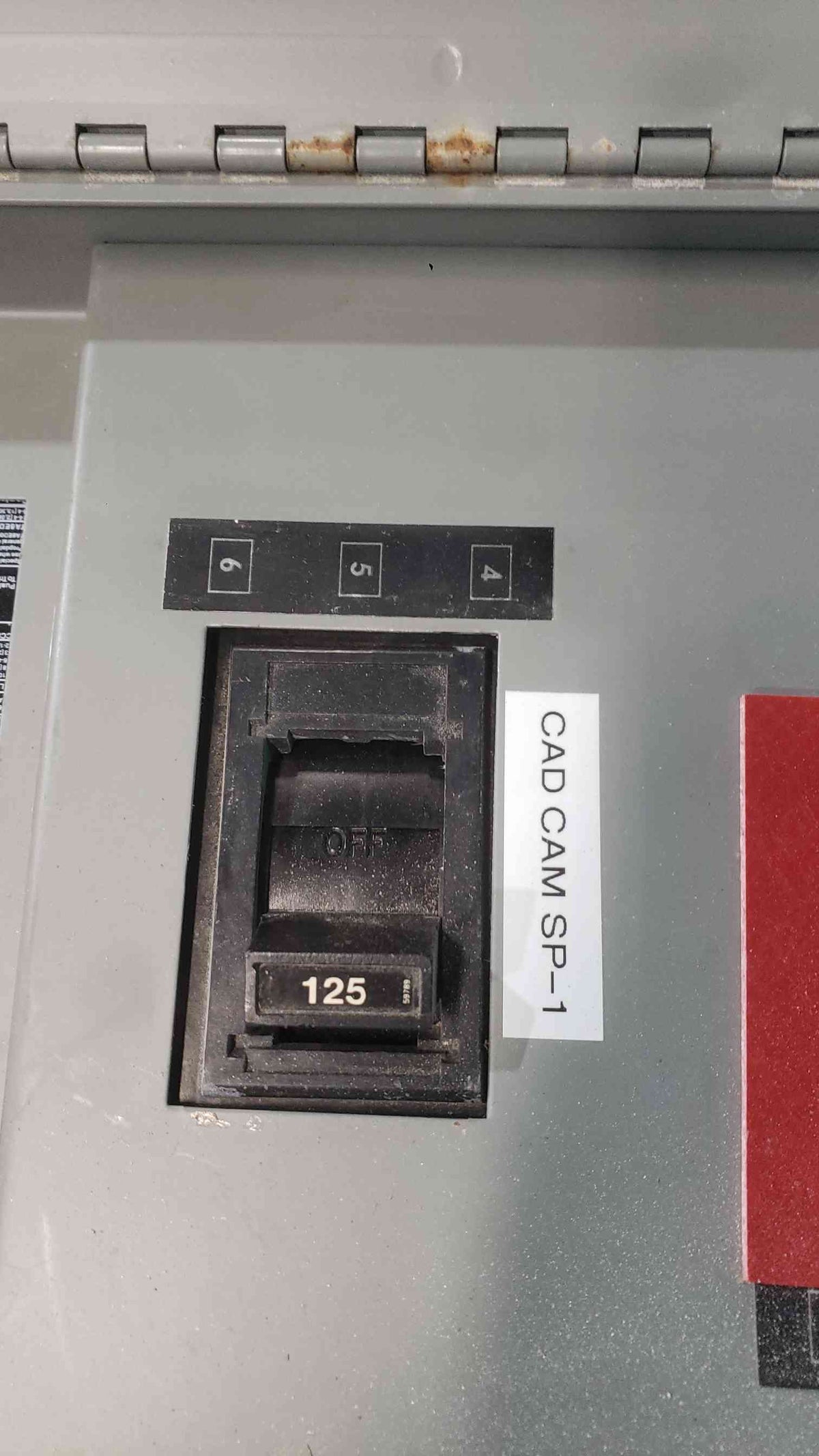 Siemens 120/220V 3 Phase Industrial Panelboard Siemens 600A Main 125A 100A Breakers