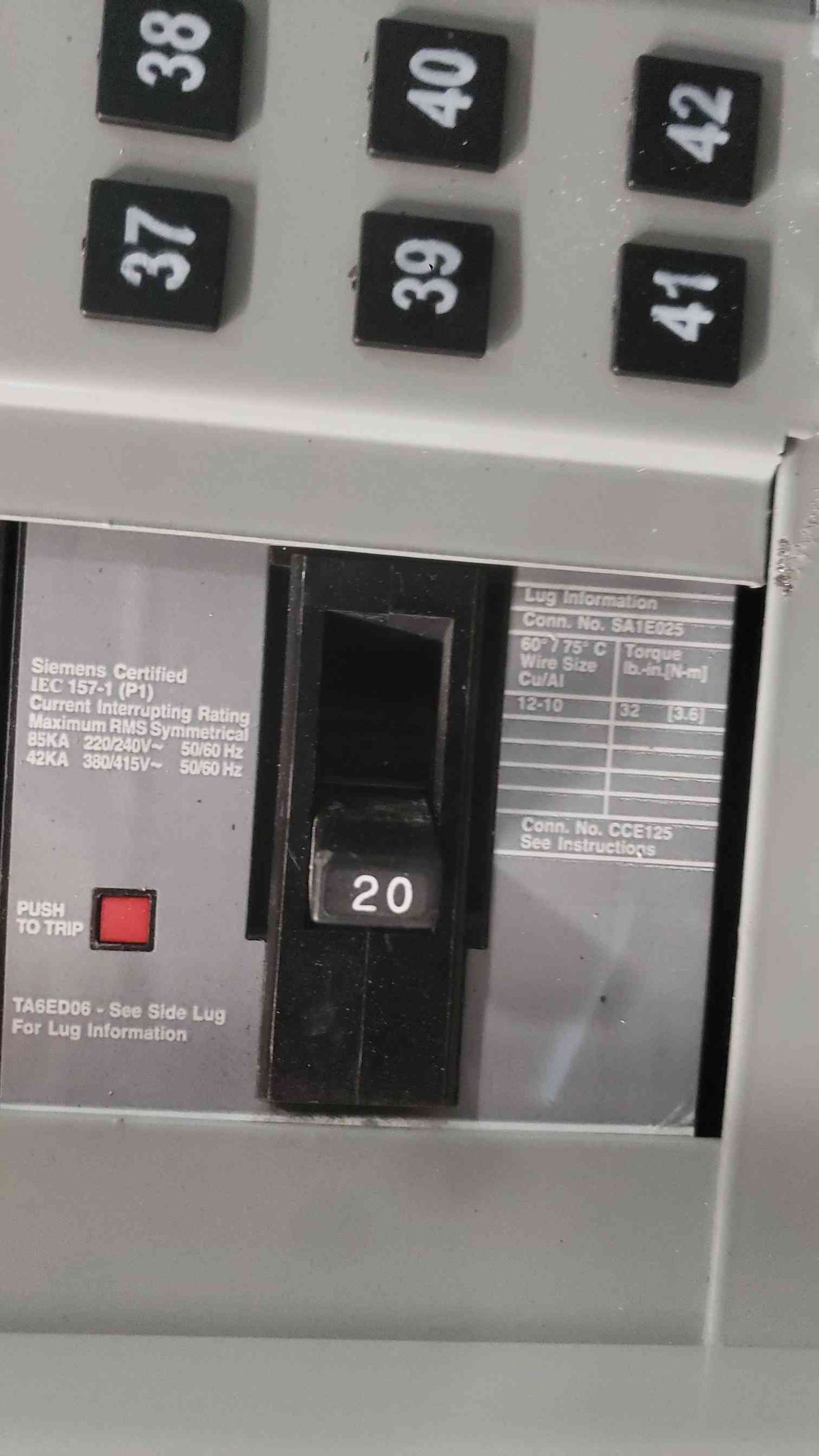 Siemens P2 250A 480V 3ph Panelboard 2x 100A 9x 30A 3-Pole Breaker P2F42ML250FTS