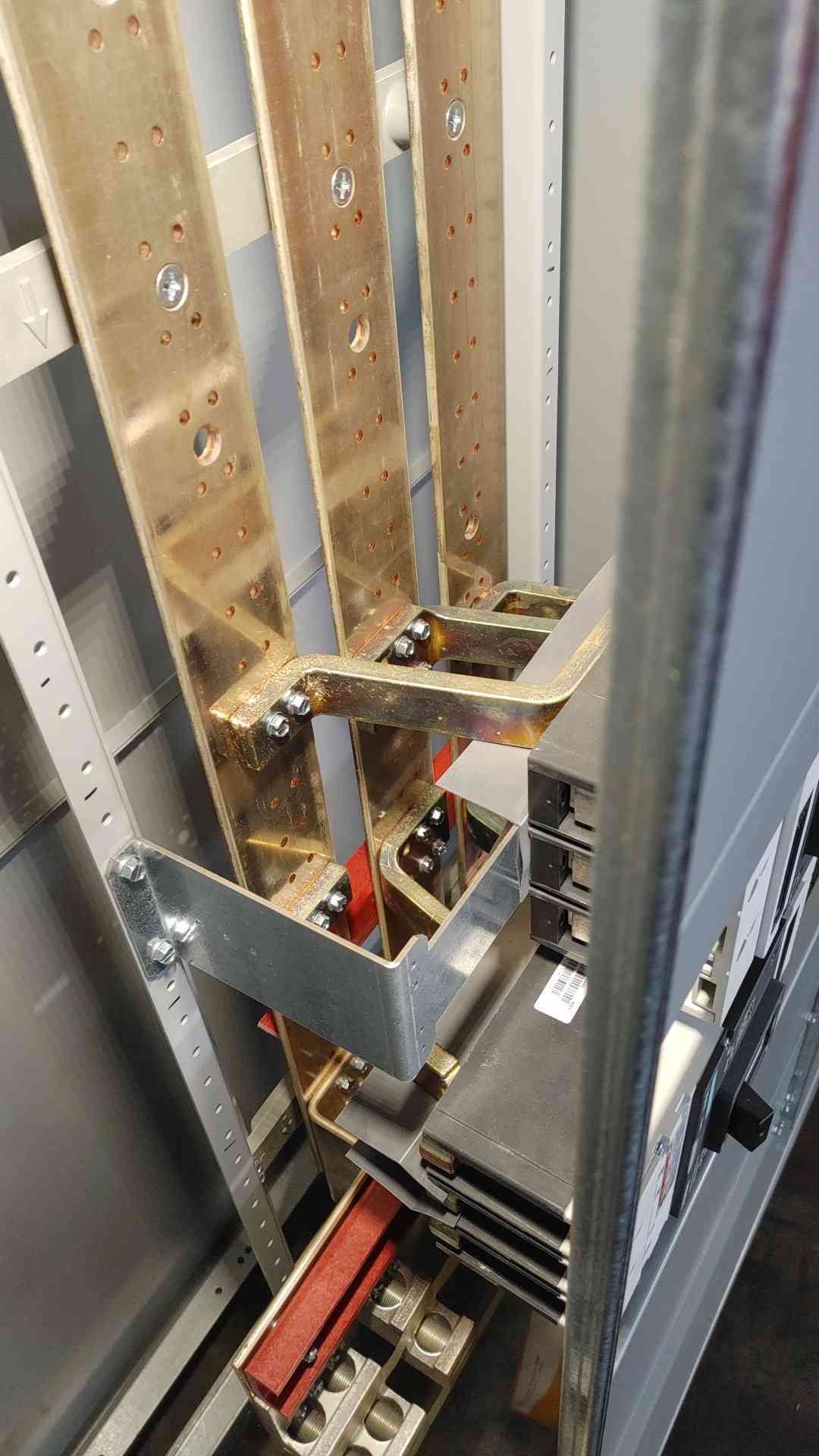 Siemens SB2 1600A 480V 3PH 4W Distribution Switchboard with 2x 400A HJX3P400