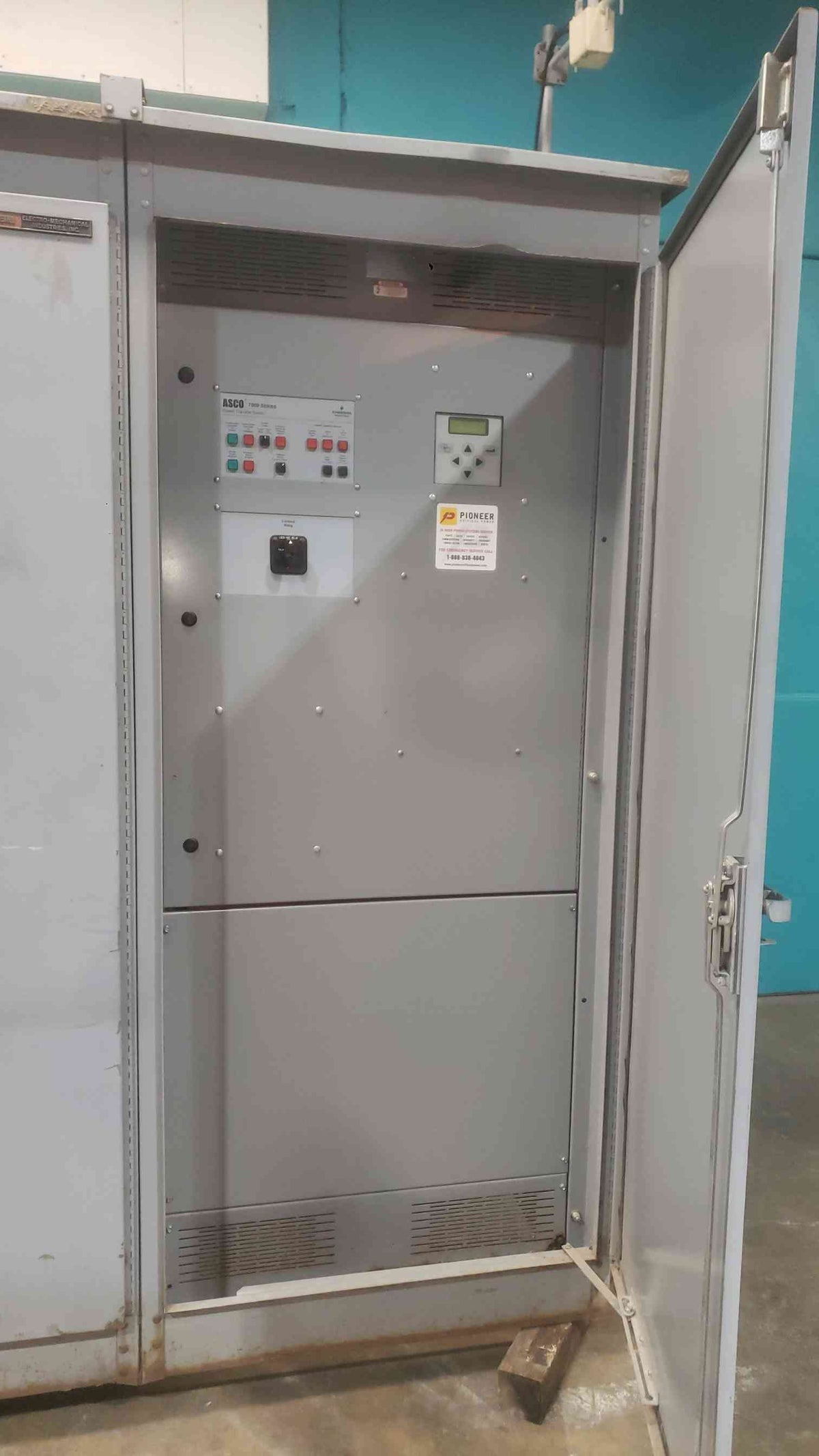 EMI ASCO 7000 3000A 480V 3PH Outdoor ATS Switch & Boltswitch Disconnect Lineup