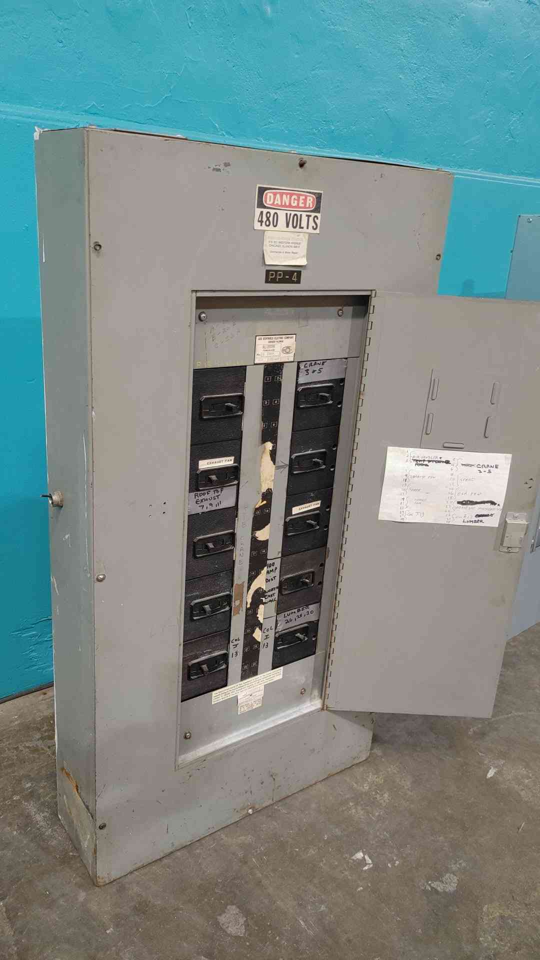 I-T-E 225A 480V 3 Phase Industrial Panelboard W/ I-T-E 100A 60A 30A Breaker