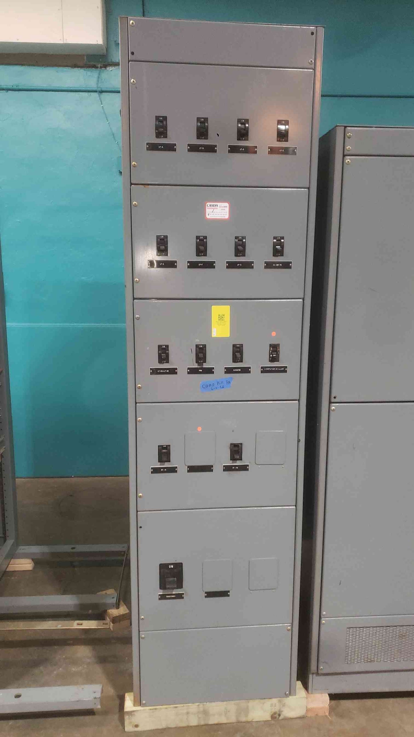 Square D Power-Zone 800A Switchboard Switchgear 300 KVA Transformer 480V-208V