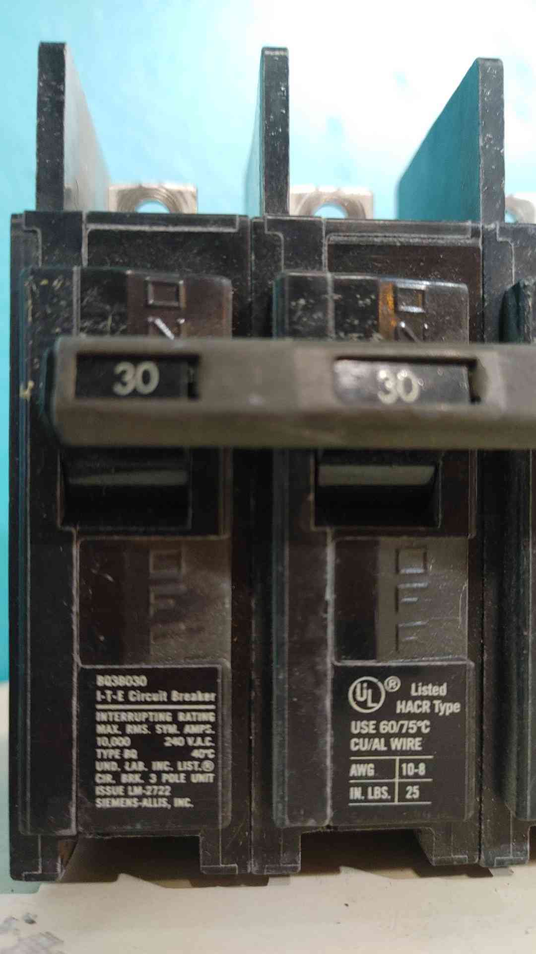 Siemens ITE BQ3B030 30A 3 Pole 240V Bolt-On Circuit Breaker Type BQ 30