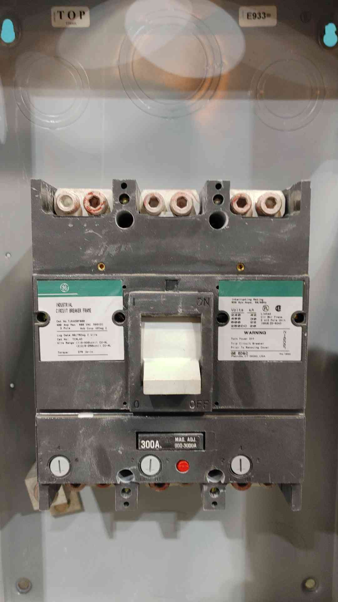 GE TJK436F000 400 Amp 3 Pole 600V Circuit Breaker TJK436400 Enclosed UPS Feed