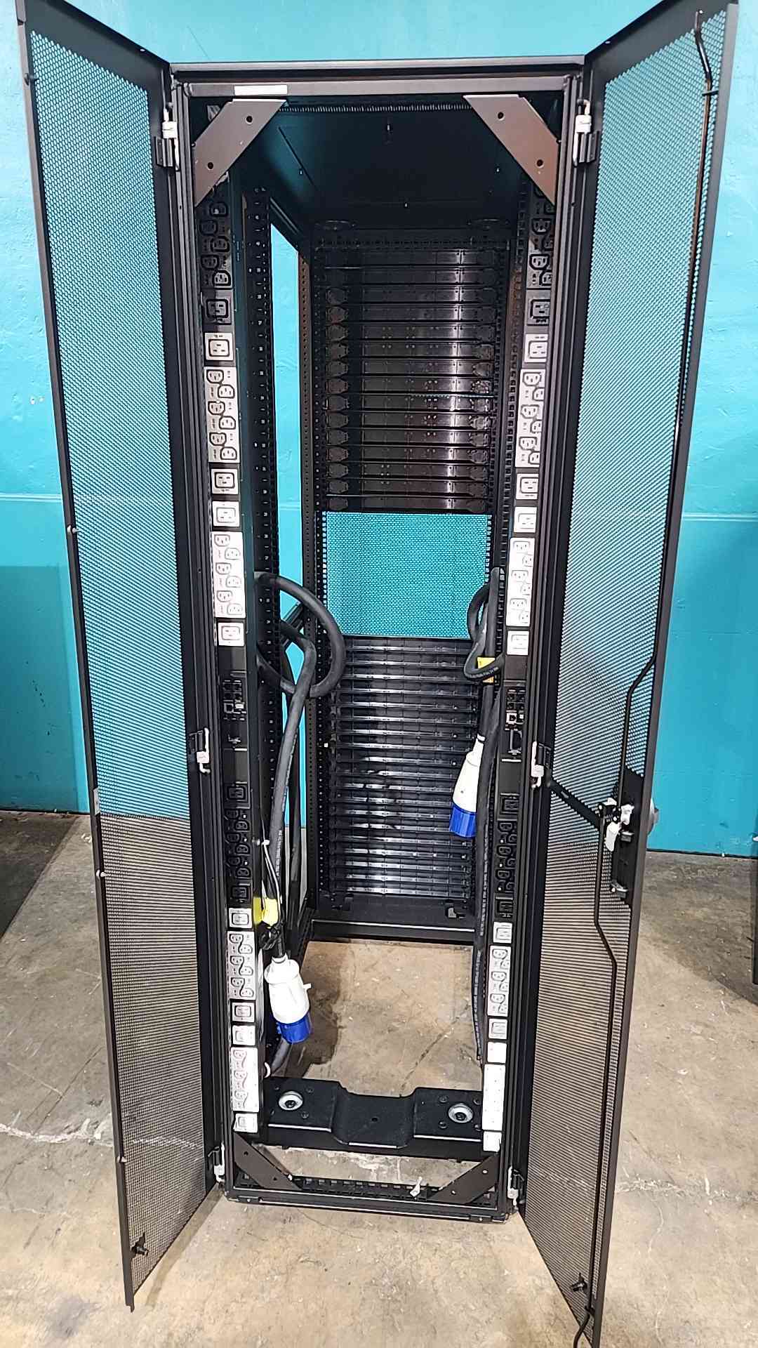 HP Non-Enclosed Server Rack HPE E642 1200 RACK (SKU: 115287)