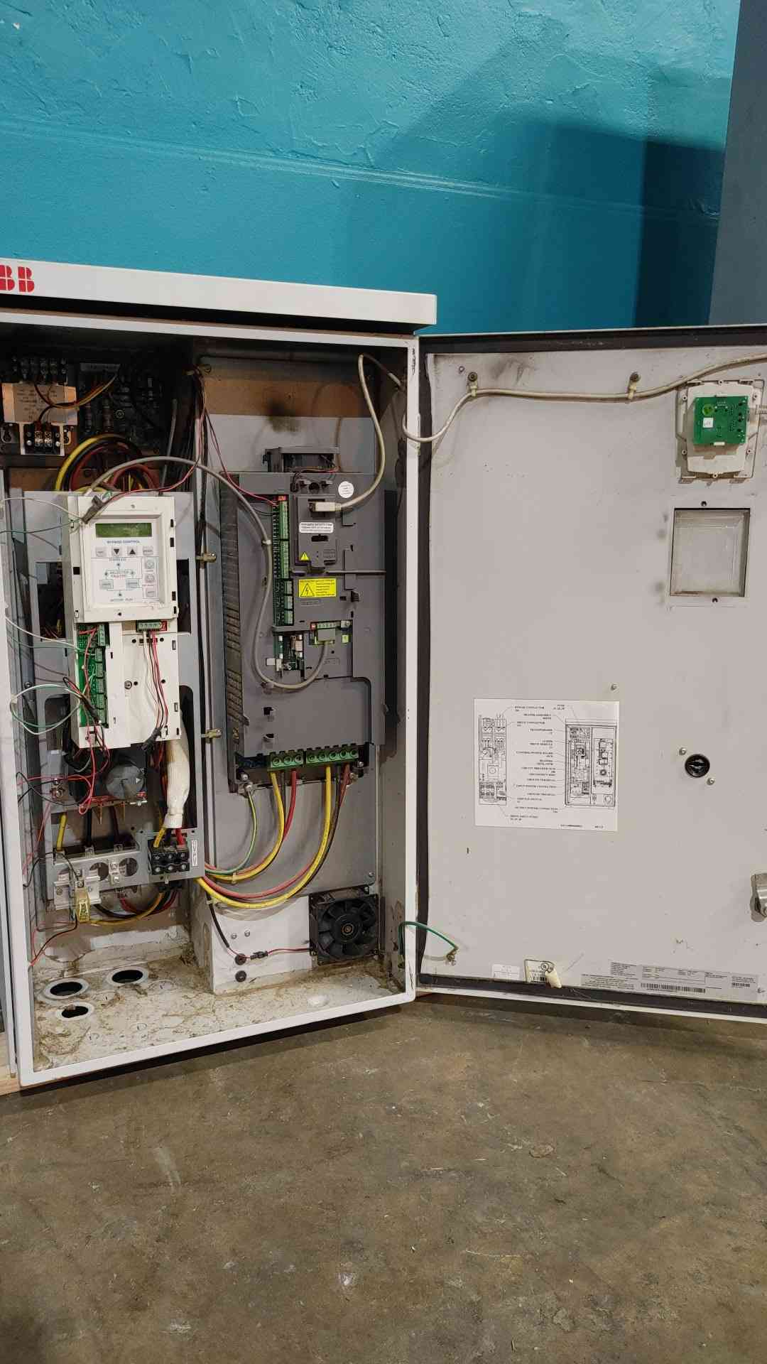 ABB ACH550-BCR-031A-4 20 HP VFD Drive 480V 31A Contactor Bypass NEMA 12 Enclosure