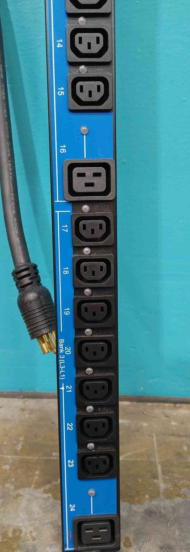 APC AP8865 Metered Rack PDU 0U 208V 3-Phase ZeroU IEC C13 C19 Server Power Strip