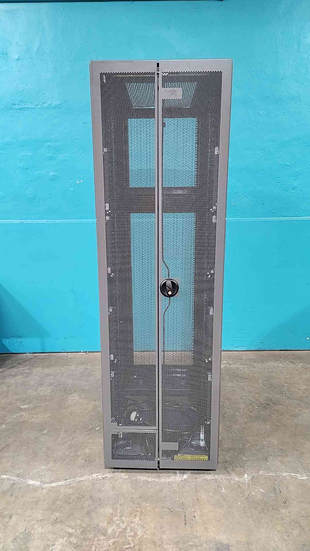 HP 10642G2 42U Server Rack Cabinet Enclosure 383573-001 Front & Rear Mesh Doors