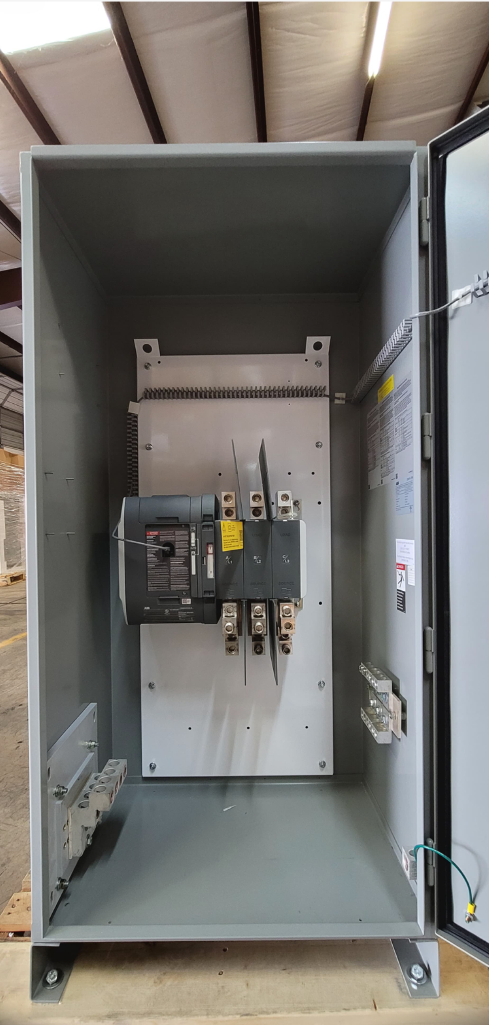 NEW ABB Zenith ZTG 600A ATS Automatic Transfer Switch 480V 3PH SLD Neutral NEMA 3R