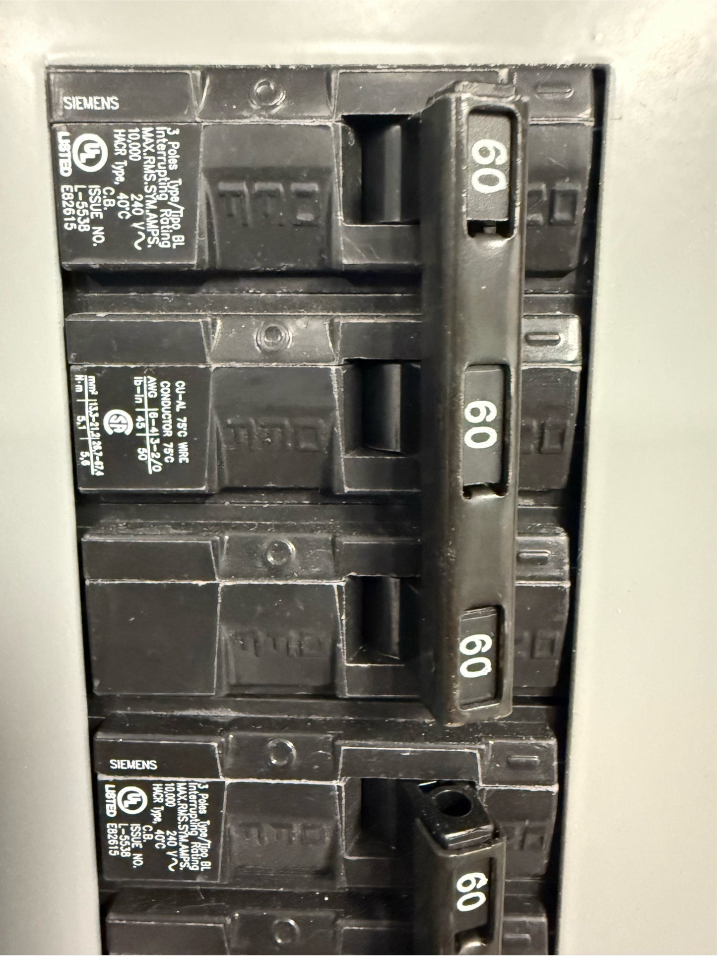 Siemens P1C42FX250CTST Complete Panelboard 250A 42-Cir w/ 250A Main Box & Trim (SKU: 110380)
