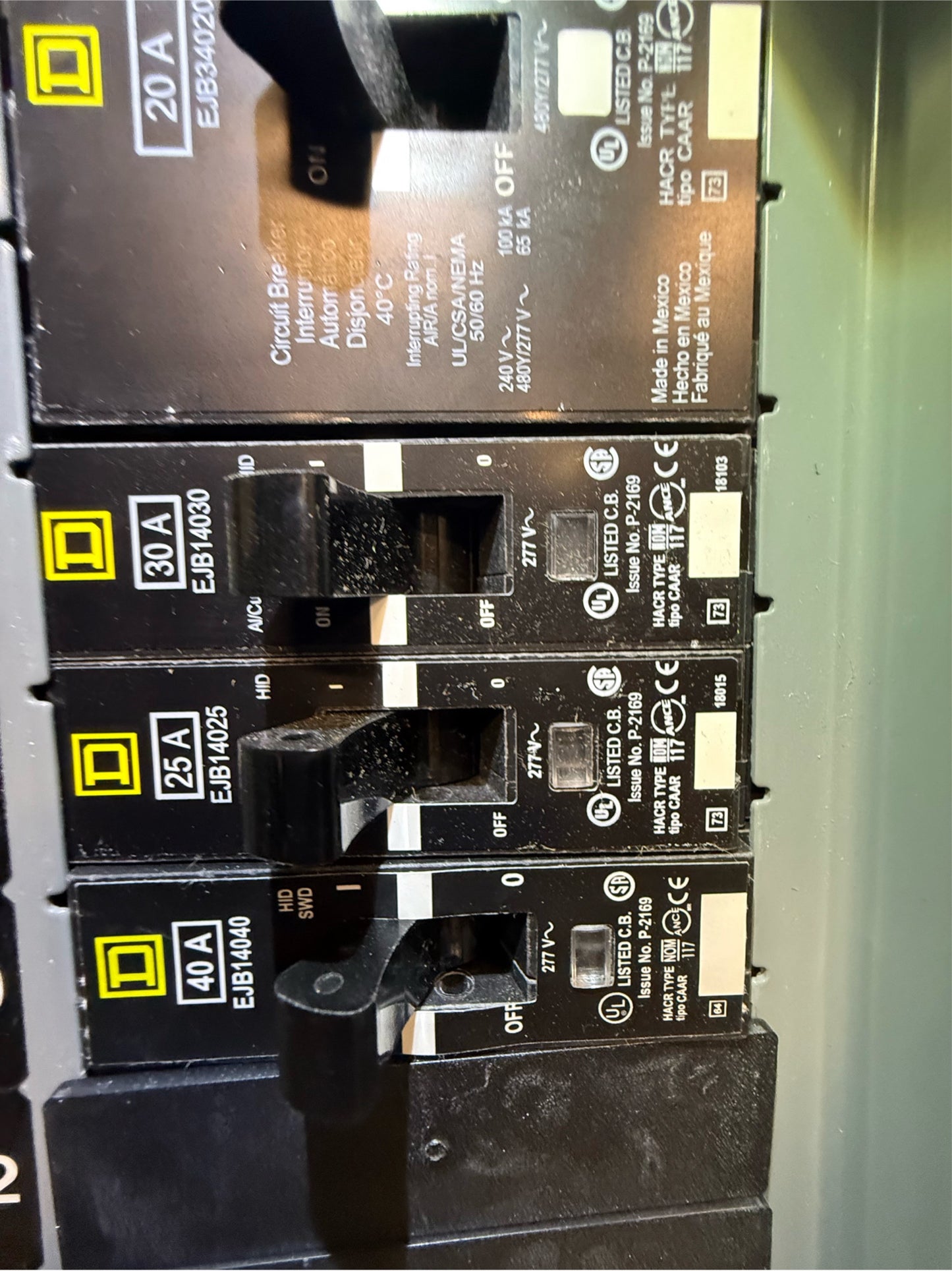 Square D Panelboard 150A 12291552290020001 14 breakers/1 main