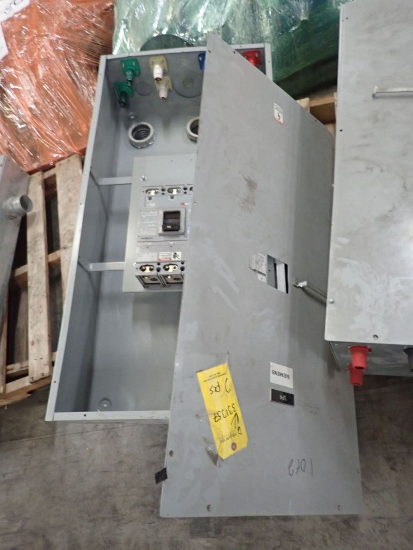 Lot of 2 Siemens 600A Circuit Breaker Enclosures LXD63B600