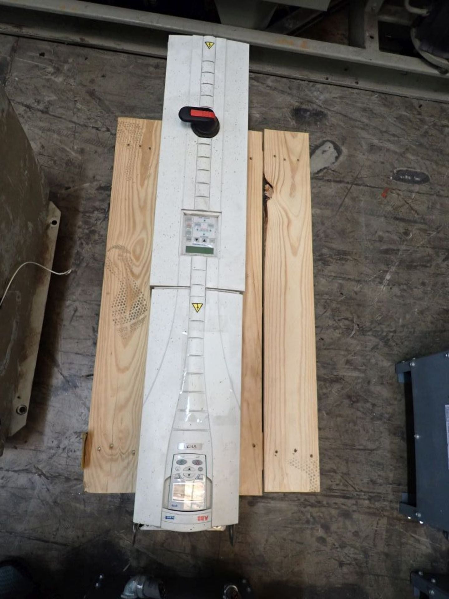 ABB ACH550 38A Variable Frequency Drive VFD ACH550-VCR-038A-4