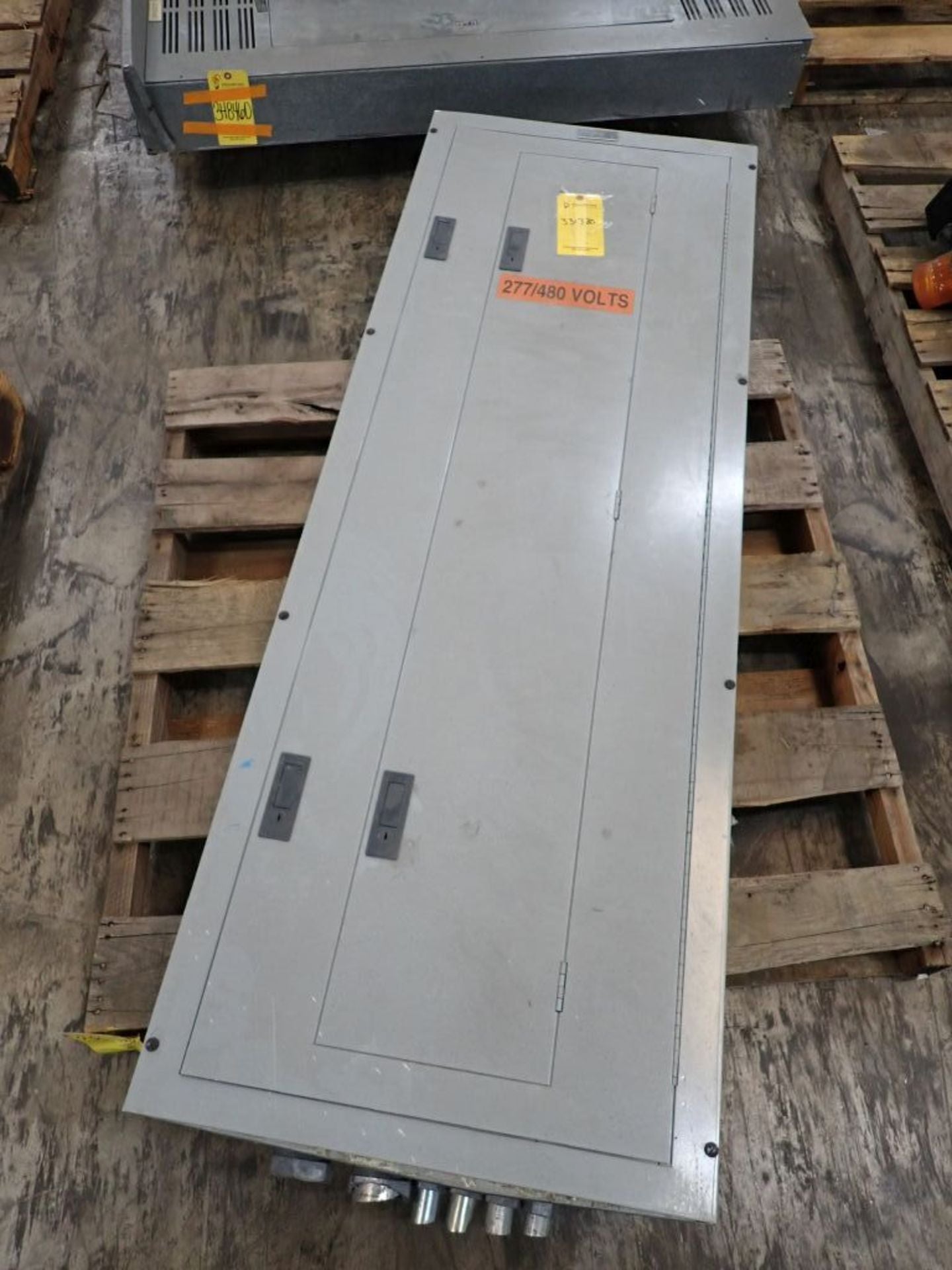 Siemens SEE42ML400CTS Panelboard 277/480v with Circuit Breakers