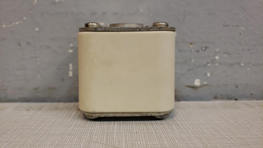 Bussman 630A 170M4416 Square Body Fuse NEW(S6LLST11212)