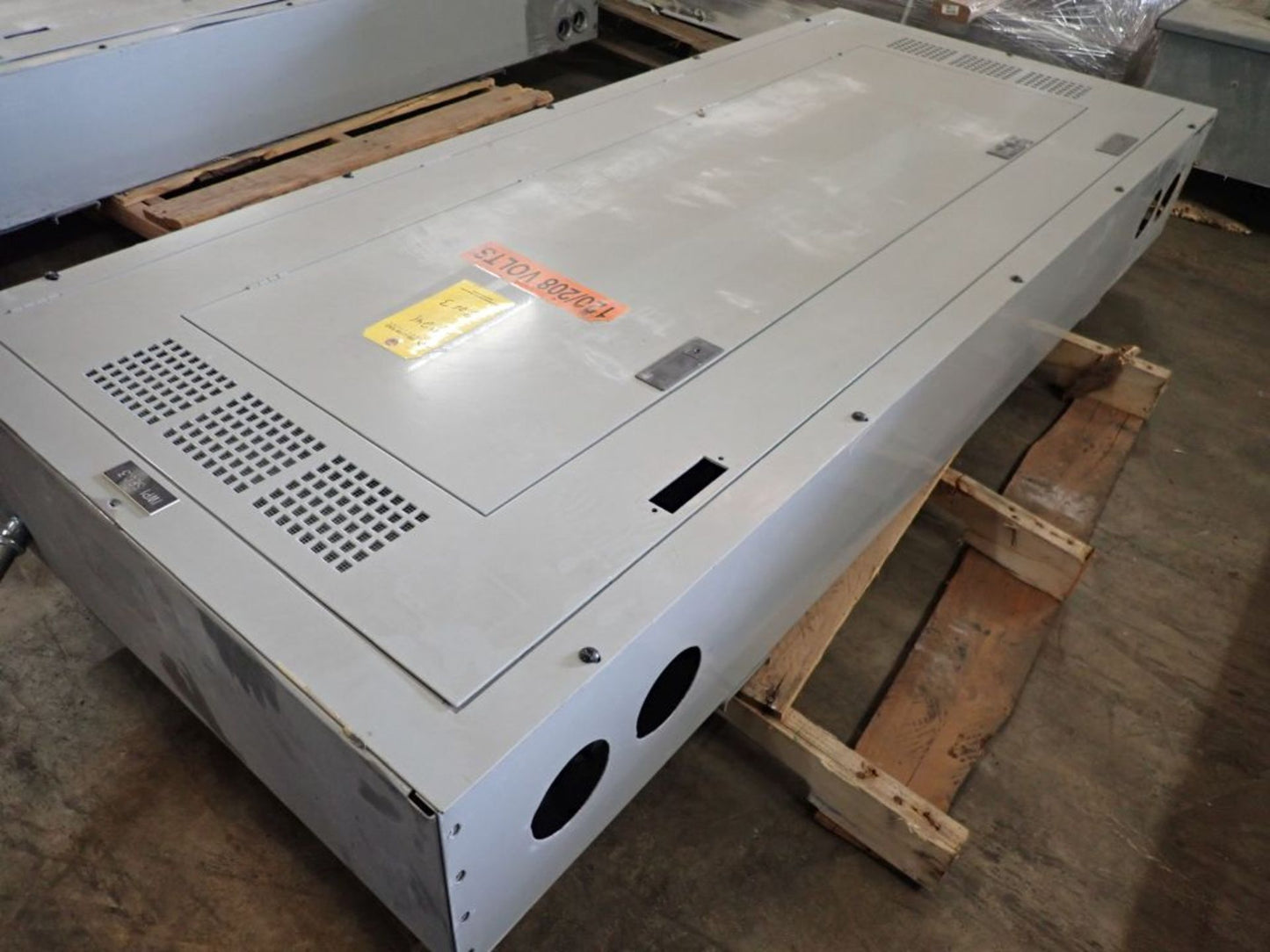 Lot of 3 Siemens 600A Panelboards w/ Circuit Breakers Panel 1 w/ Meter & Main