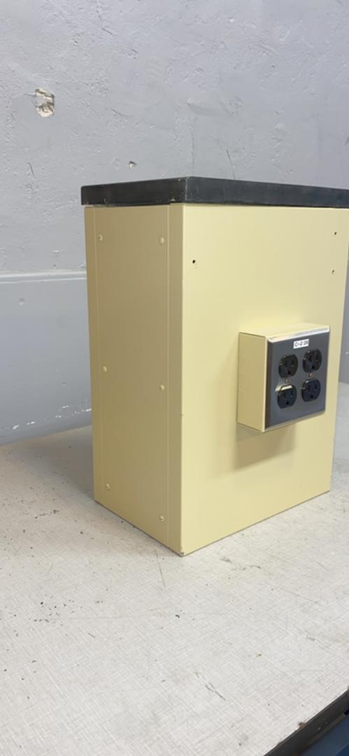 Lab Reagent Shelf Post with Plugs(S6LLST5167)
