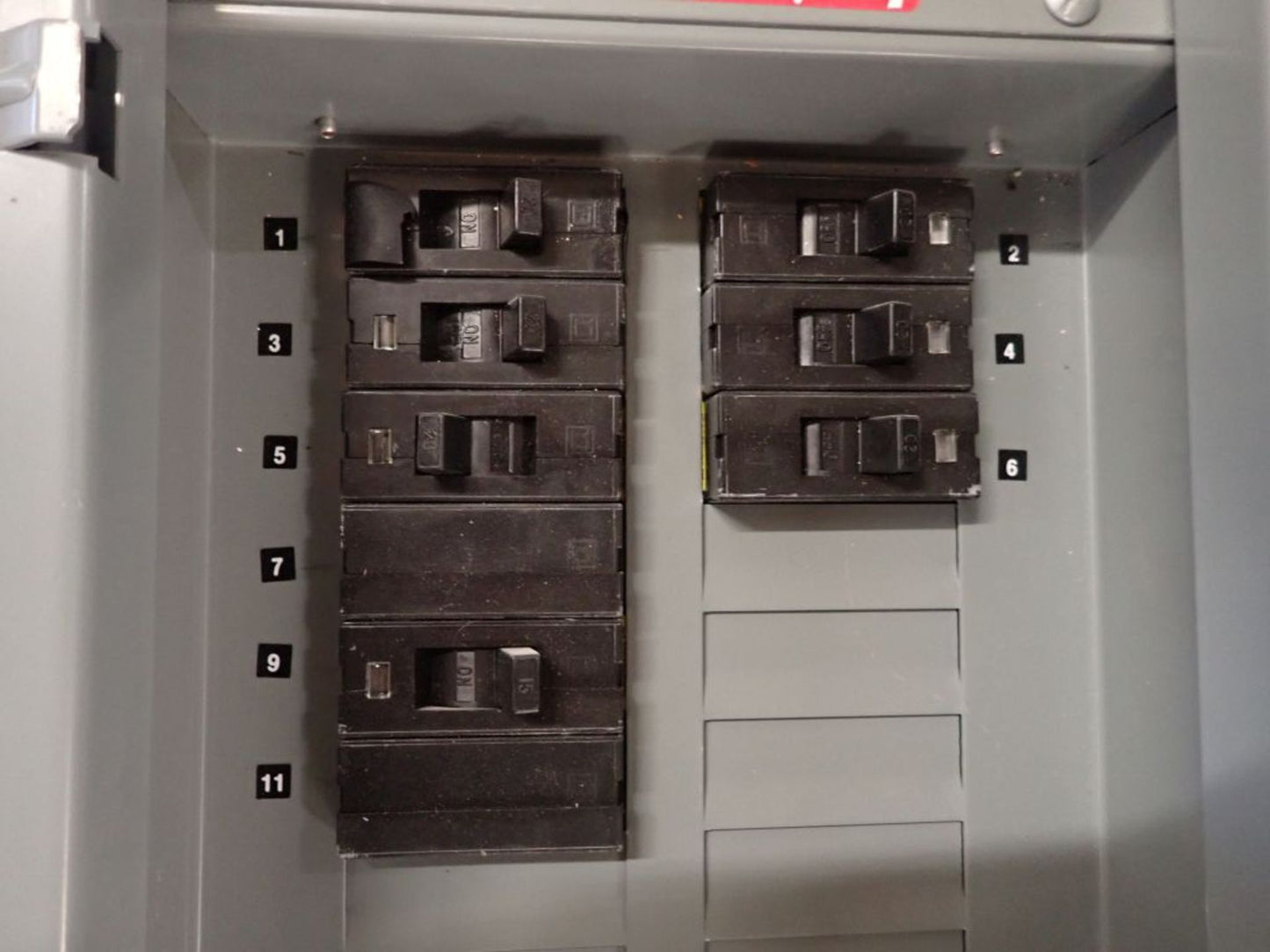 Square D NEHB 125A Panelboard NEHB-30435-1 480Y/277V w/ Main