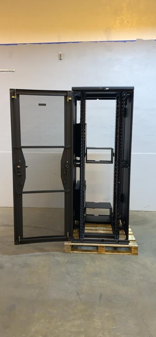 PANDUIT Server Rack CNPS 1 Door 2 Sides & Keys