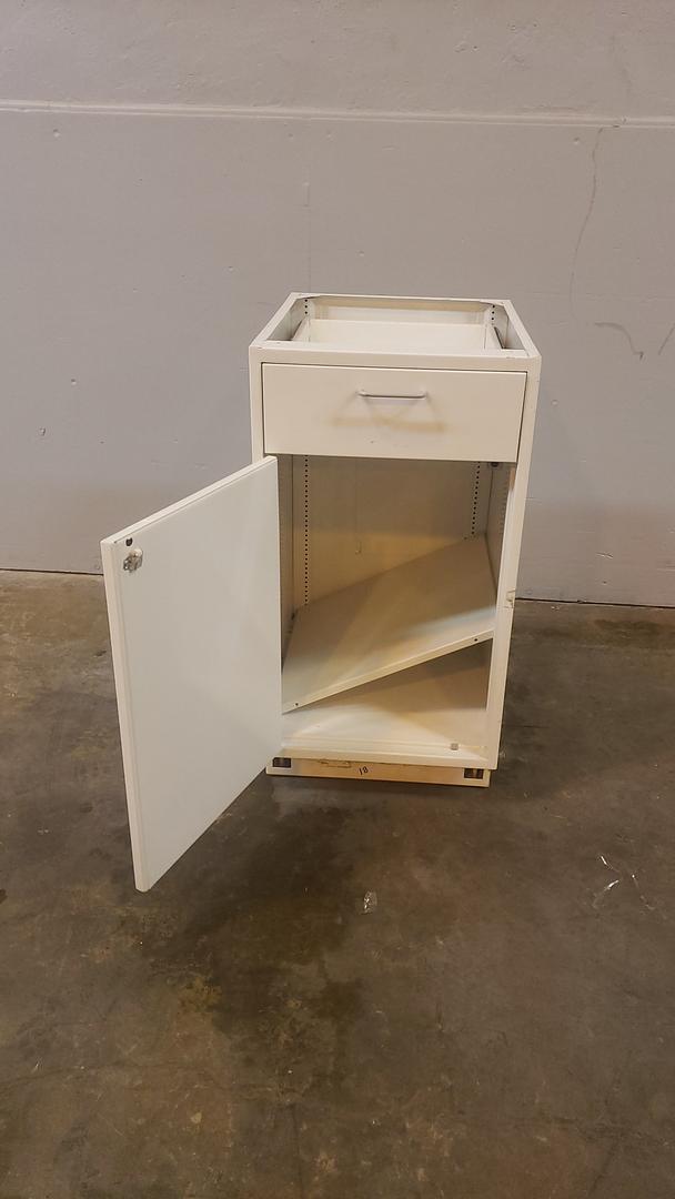 Jamestown Casework 18x22x35 (S6LLST8419)(S6LLST8419)