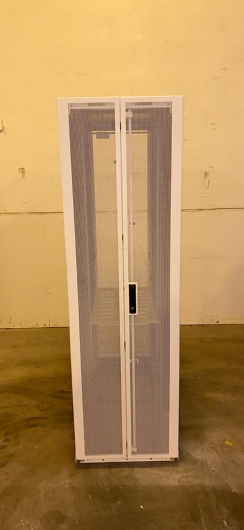 42U White Fully Enclosed PANDUIT Server Rack(S6LLST3345)